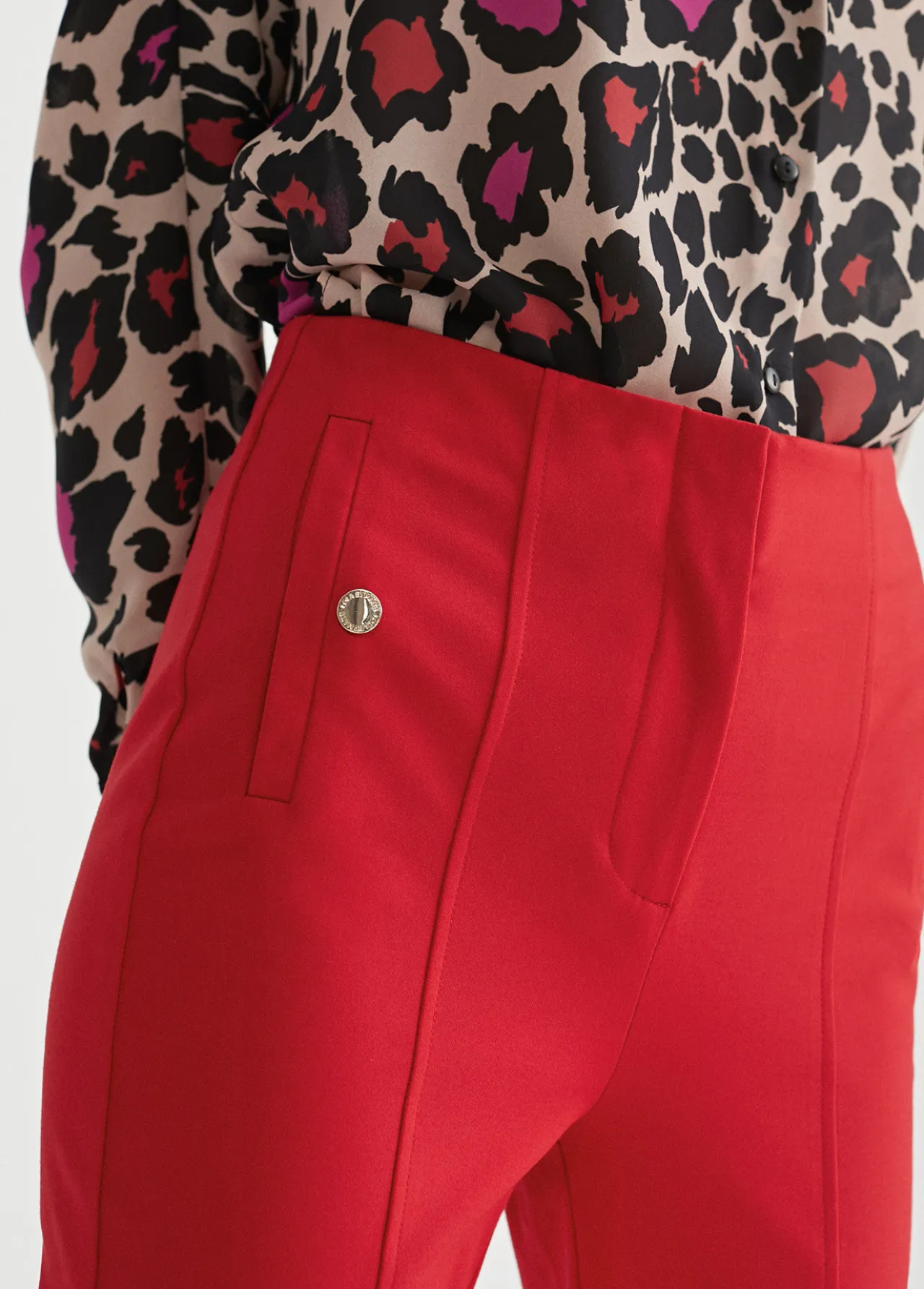 pantaln_pitillo_abertura_4.webp Lola Casademunt Pantalones<Pantalón pitillo abertura ROJO