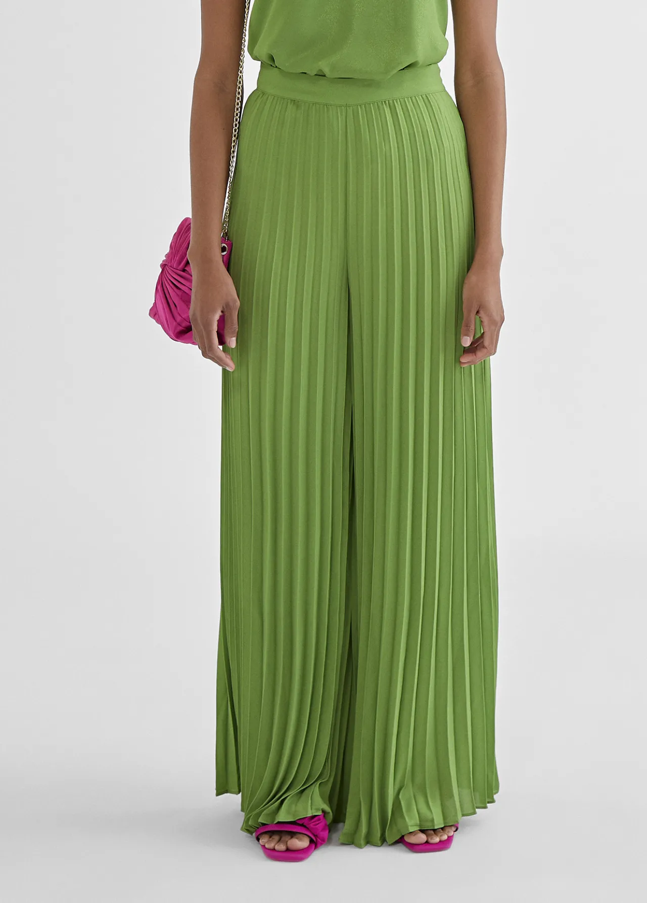 pantaln_plisado_3-1.webp Lola Casademunt Pantalones<Pantalón plisado FUCSIA