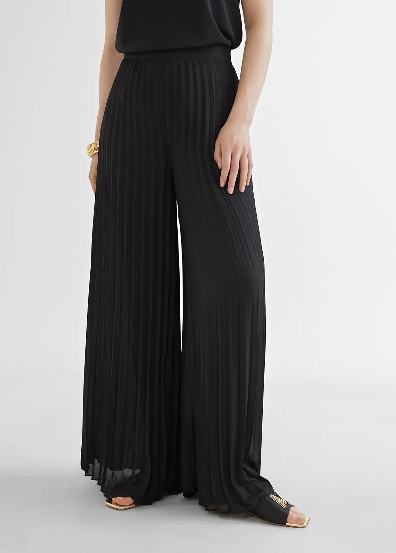 pantaln_plisado_4-1.webp Lola Casademunt Pantalones<Pantalón plisado FUCSIA
