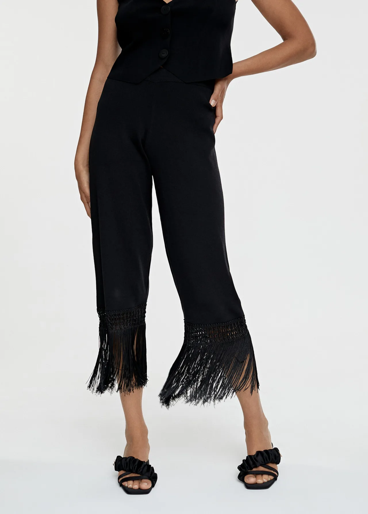pantaln_punto_flecos_2.webp Lola Casademunt Pantalones<Pantalón punto flecos NEGRO