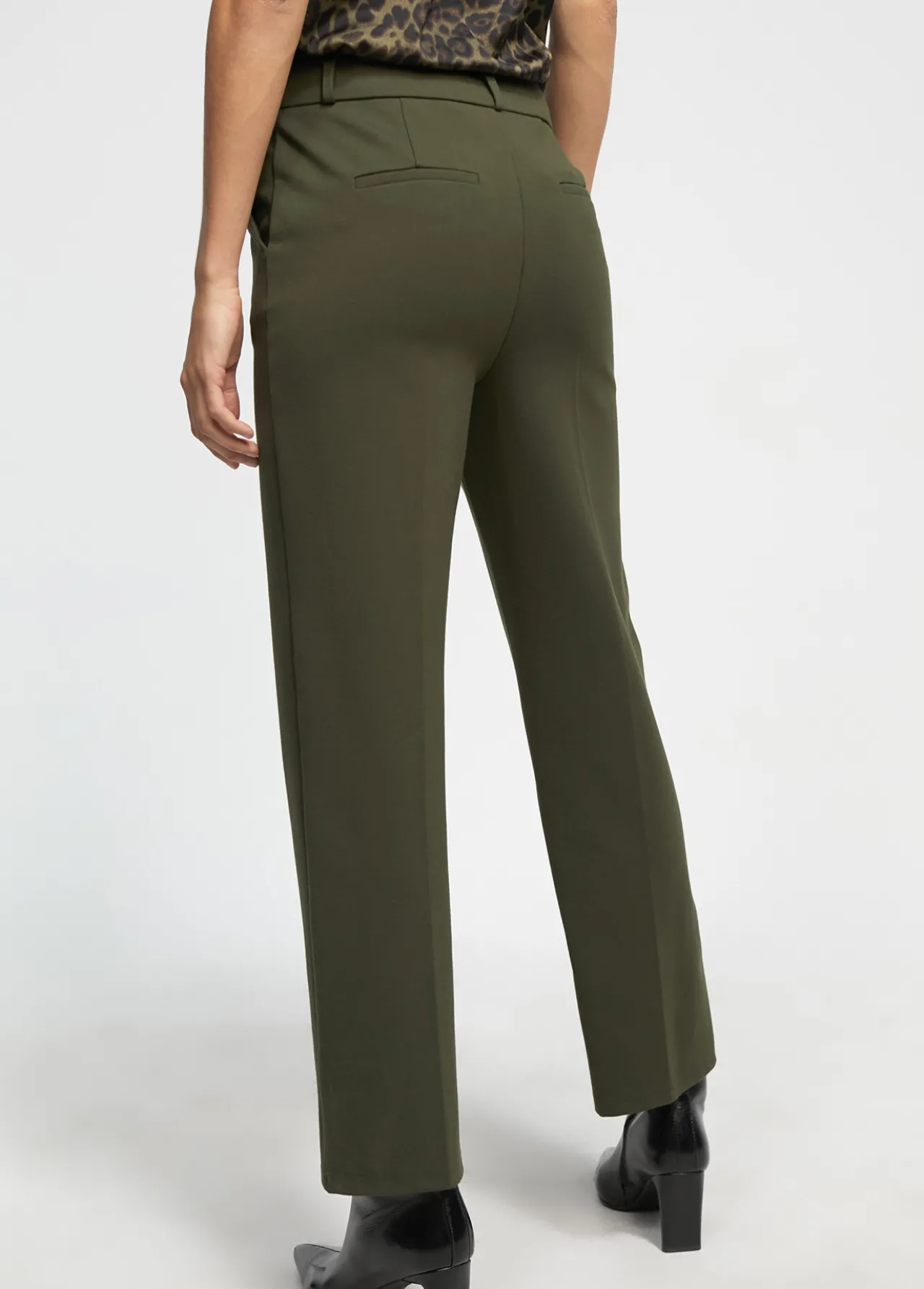 pantaln_punto_roma_5-1.webp Lola Casademunt Pantalones<Pantalón punto roma KAKI
