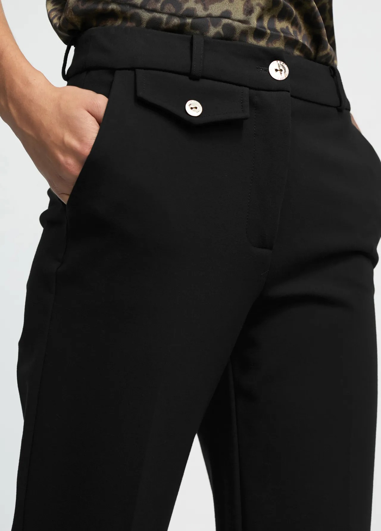 pantaln_punto_roma_6.webp Lola Casademunt Pantalones<Pantalón punto roma KAKI