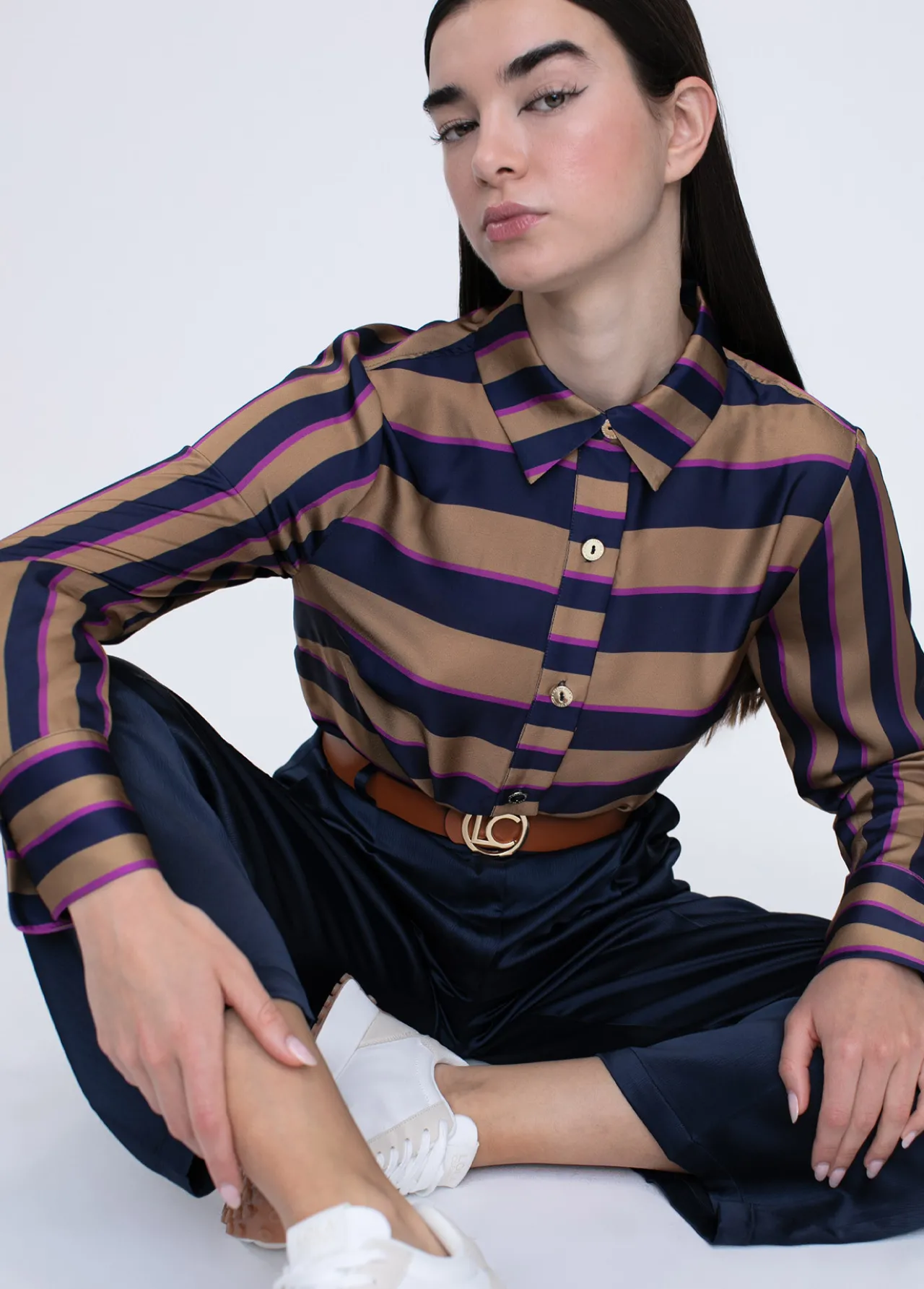 pantaln_recto_con_bolsillos_6.webp Lola Casademunt Pantalones<Pantalón recto con bolsillos NAVY