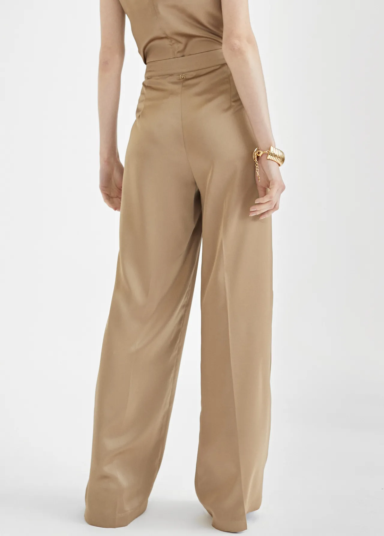 pantaln_recto_satinado_6.webp Lola Casademunt Pantalones<Pantalón recto satinado FUCSIA