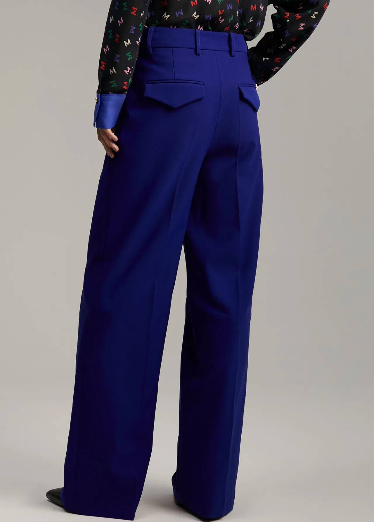 pantaln_recto_traje_5.webp Lola Casademunt Pantalones<Pantalón recto traje AZULELECTRICO