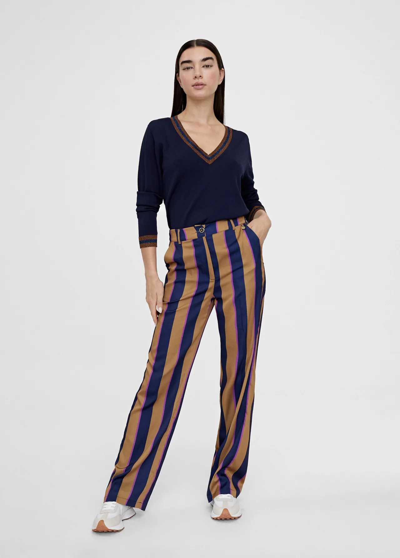 pantaln_satn_rayas_2.webp Lola Casademunt Pantalones<Pantalén satén rayas AZUL-MARRON