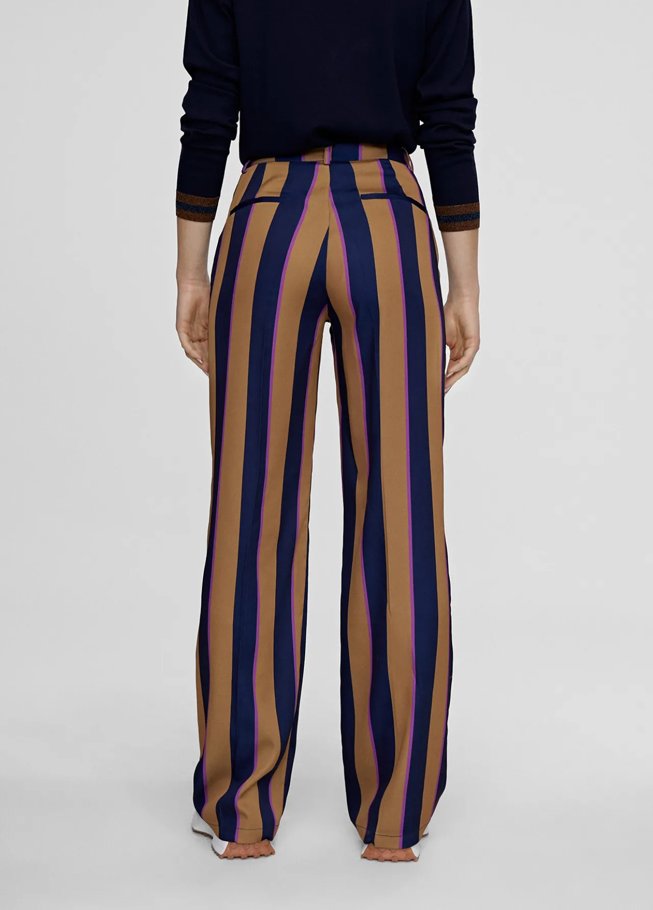 pantaln_satn_rayas_3.webp Lola Casademunt Pantalones<Pantalén satén rayas AZUL-MARRON