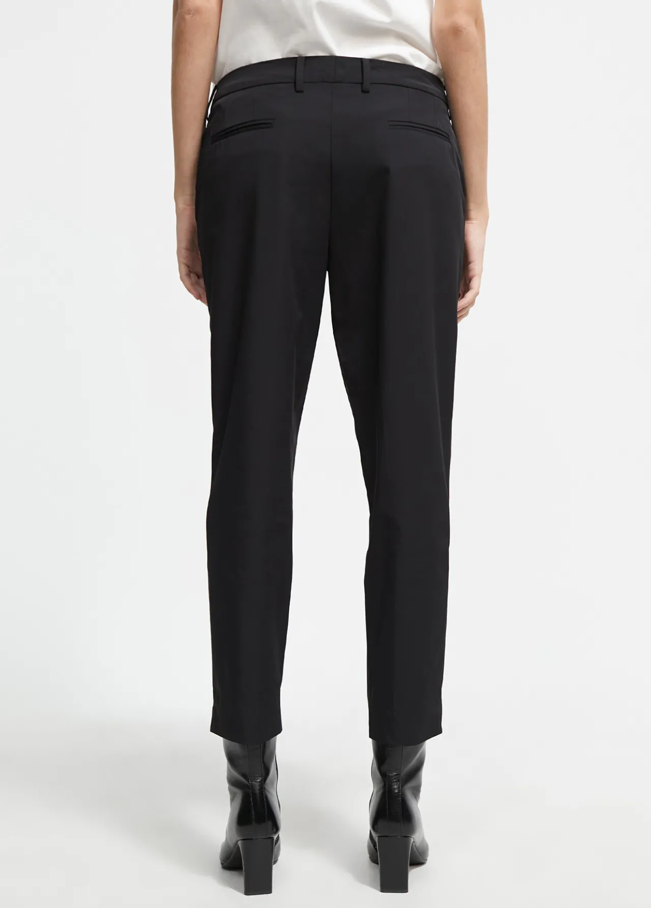 pantaln_tcnico_3.webp Lola Casademunt Pantalones<Pantalón técnico NEGRO
