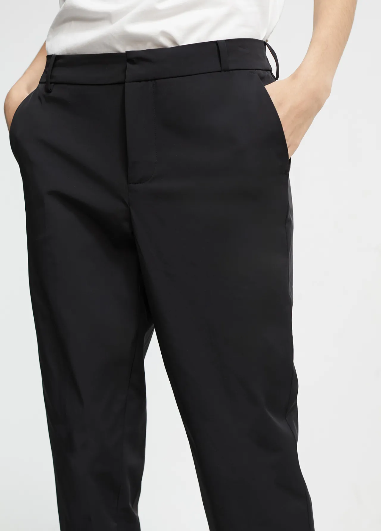 pantaln_tcnico_4.webp Lola Casademunt Pantalones<Pantalón técnico NEGRO