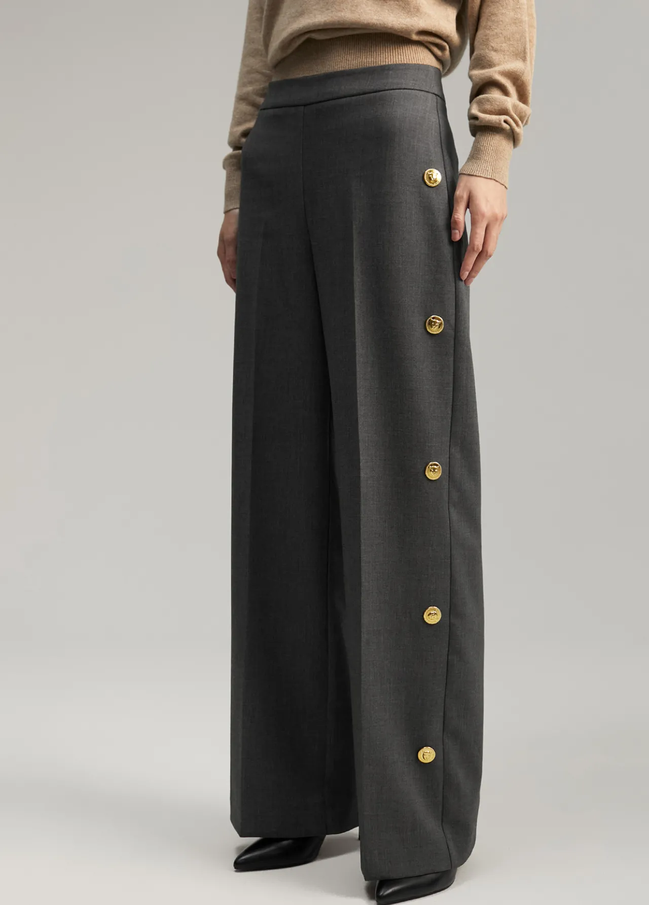 pantaln_wideleg_detalle_snaps_2.webp Lola Casademunt Pantalones<Pantalón wideleg detalle snaps GRIS