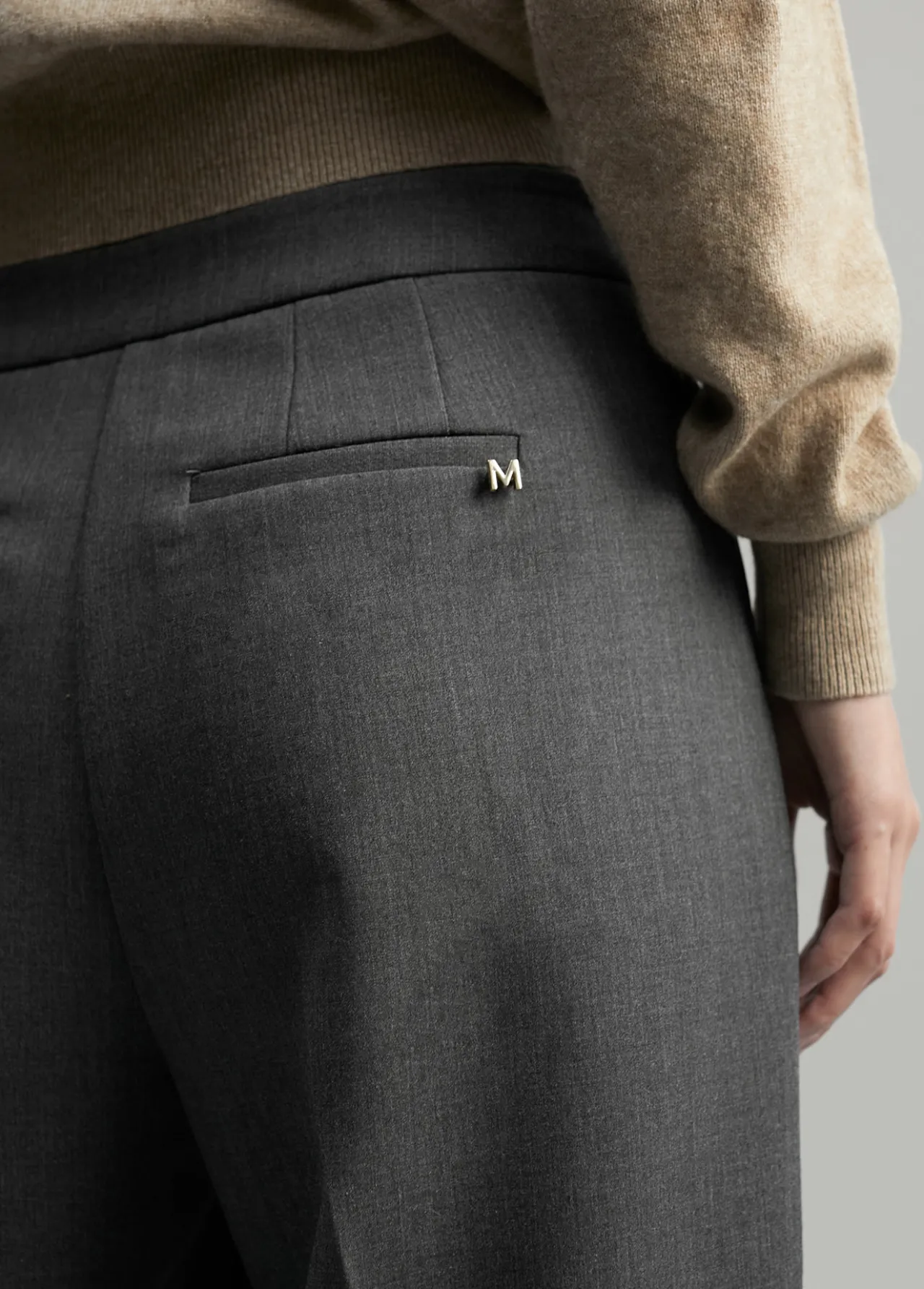 pantaln_wideleg_detalle_snaps_5.webp Lola Casademunt Pantalones<Pantalón wideleg detalle snaps GRIS