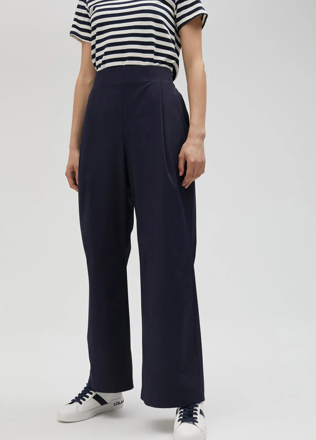 pantaln_wideleg_tcnico_de_tiro_alto__lola_casademunt_4.webp Lola Casademunt Pantalones<Pantalón wideleg técnico de tiro alto - Lola Casademunt NAVY