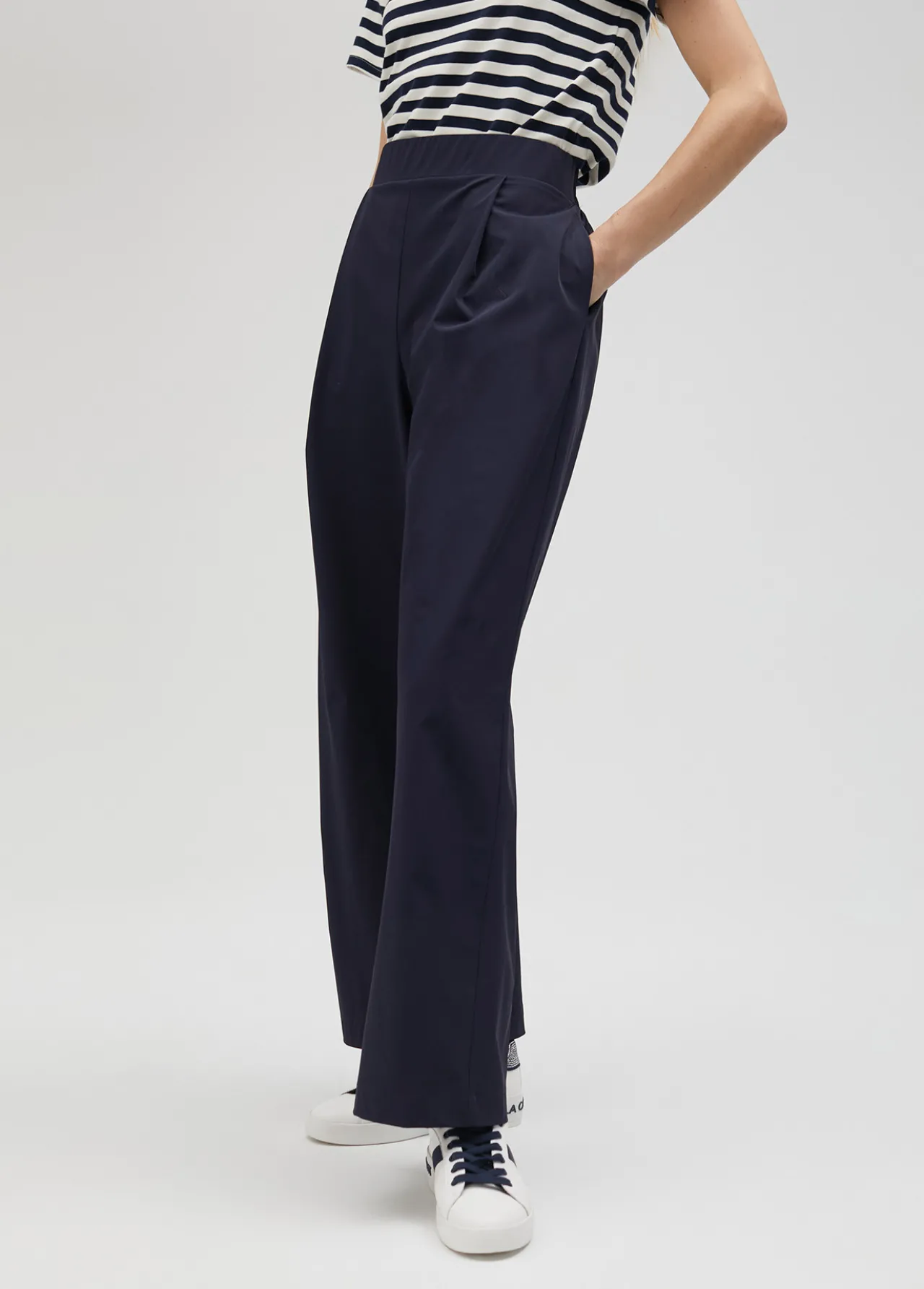 pantaln_wideleg_tcnico_de_tiro_alto__lola_casademunt_5.webp Lola Casademunt Pantalones<Pantalón wideleg técnico de tiro alto - Lola Casademunt NAVY