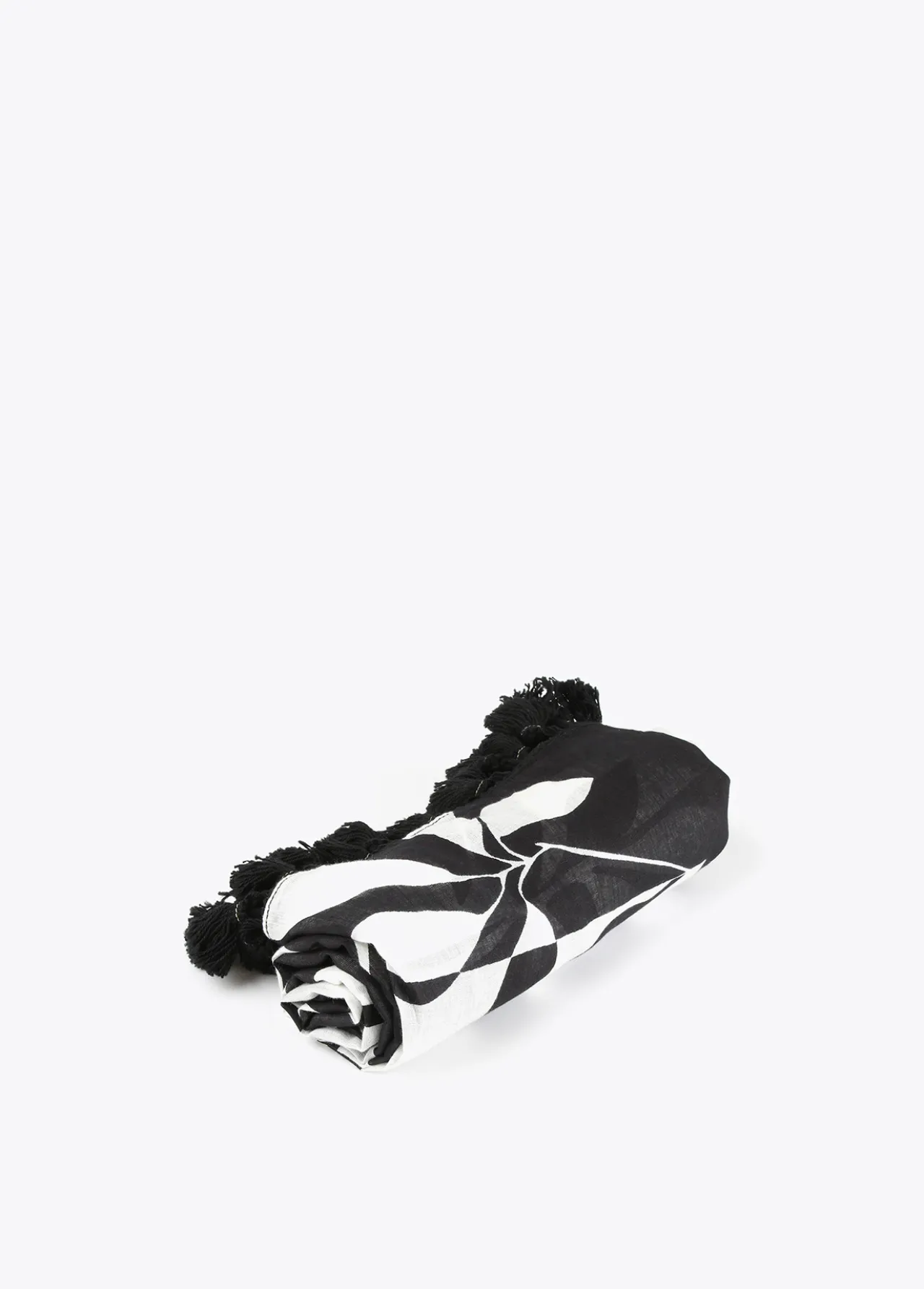 pareo_blanco_y_negro_2.webp Lola Casademunt Accesorios | Baño<Pareo blanco y negro. BLANCO-NEGRO