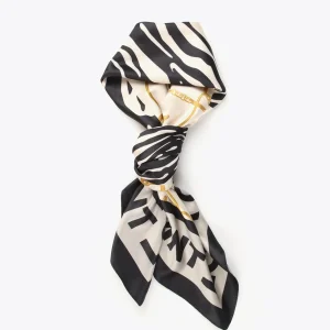 Lola Casademunt Animal Print | Bufandas Y Pañuelos<Pañuelo satinado animal y corazones NEGRO-CRUDO