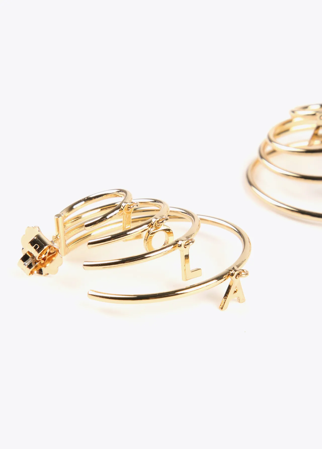 pendientes__aros_1.webp Lola Casademunt Pendientes<Pendientes 4 aros DORADO