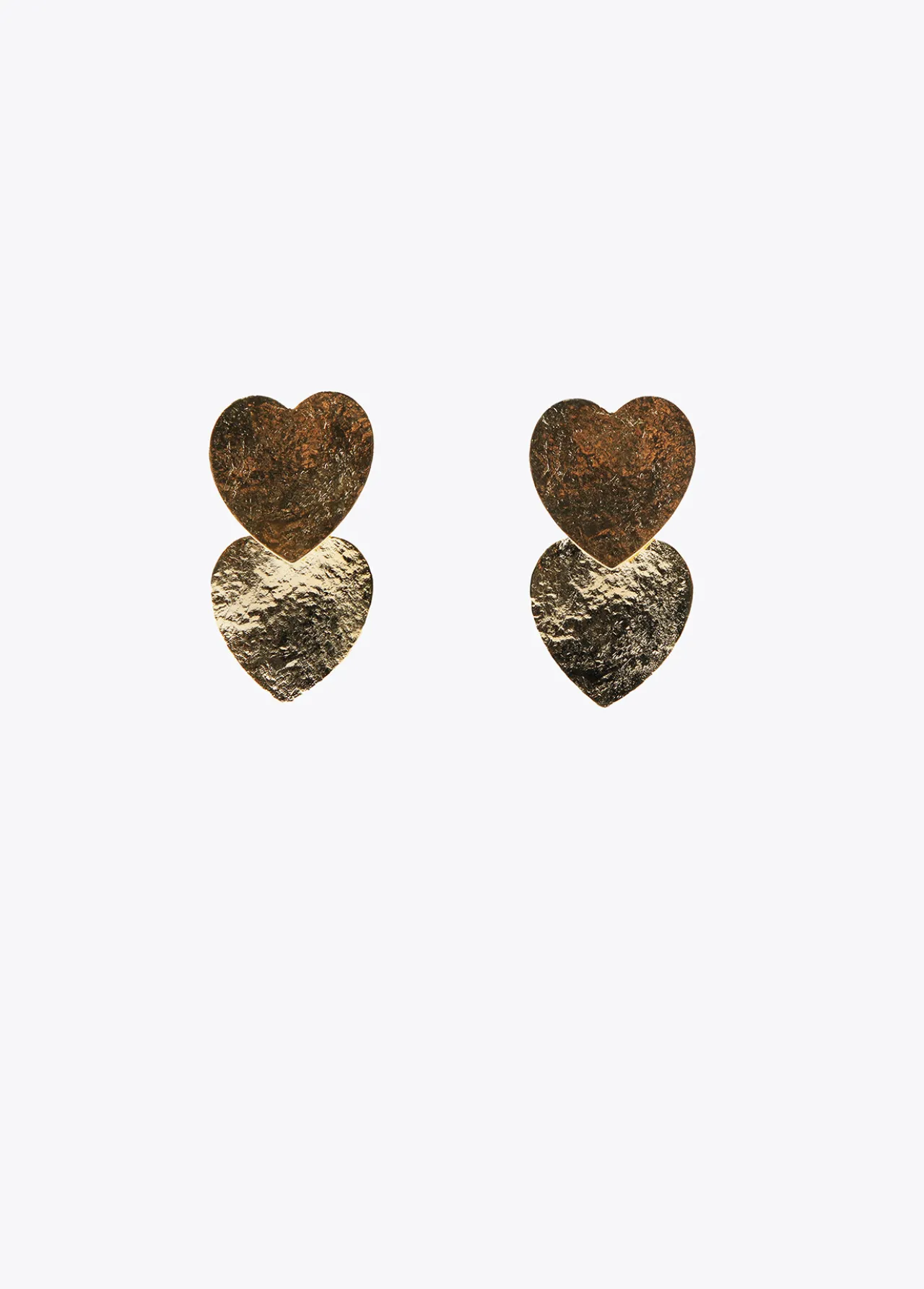 pendientes_con_corazones_2.webp Lola Casademunt Bisuteria<Pendientes con corazones DORADO