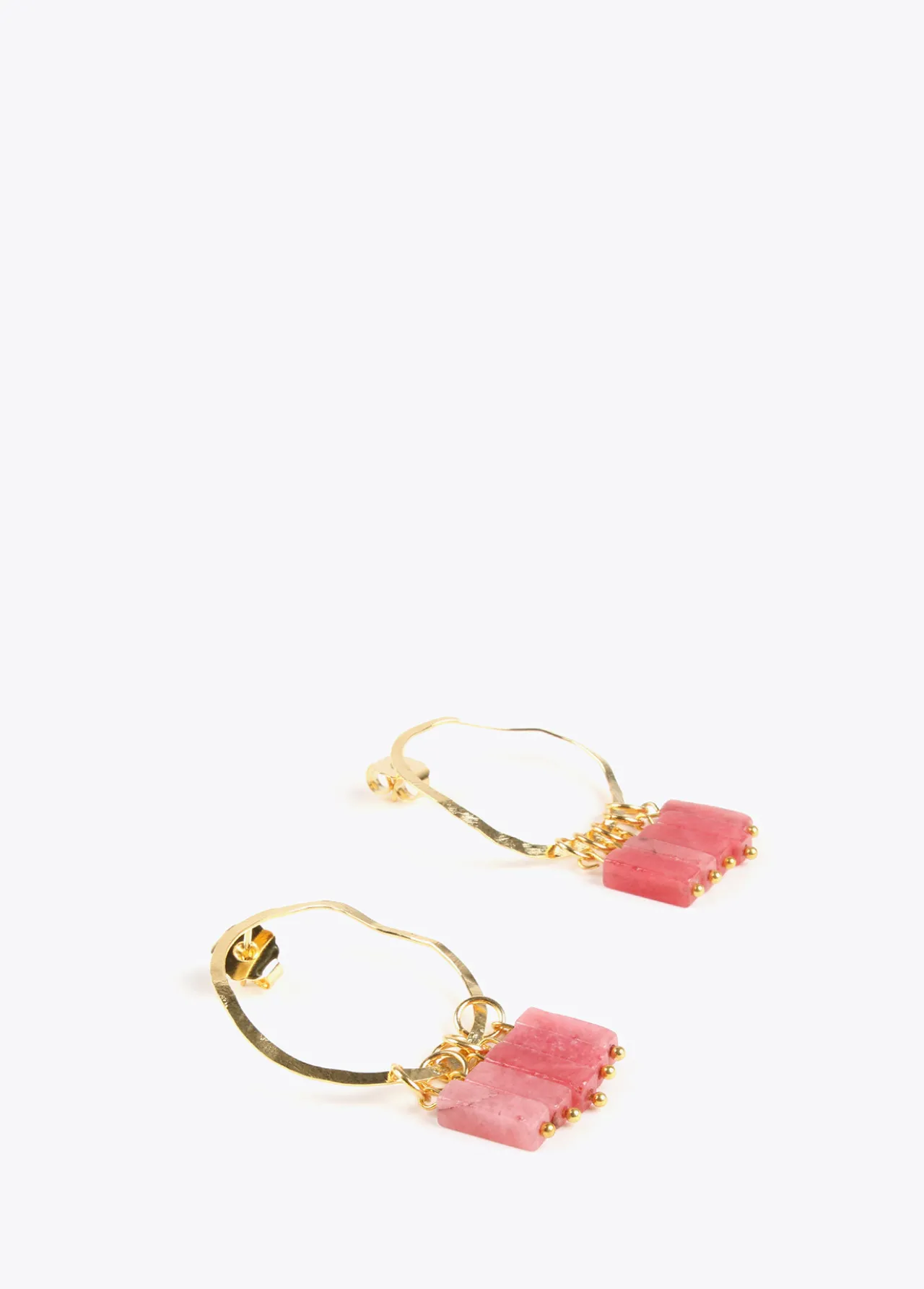 pendientes_de_aro_con_piedras_naturales_4.webp Lola Casademunt Bisuteria<Pendientes de aro con piedras naturales CORAL
