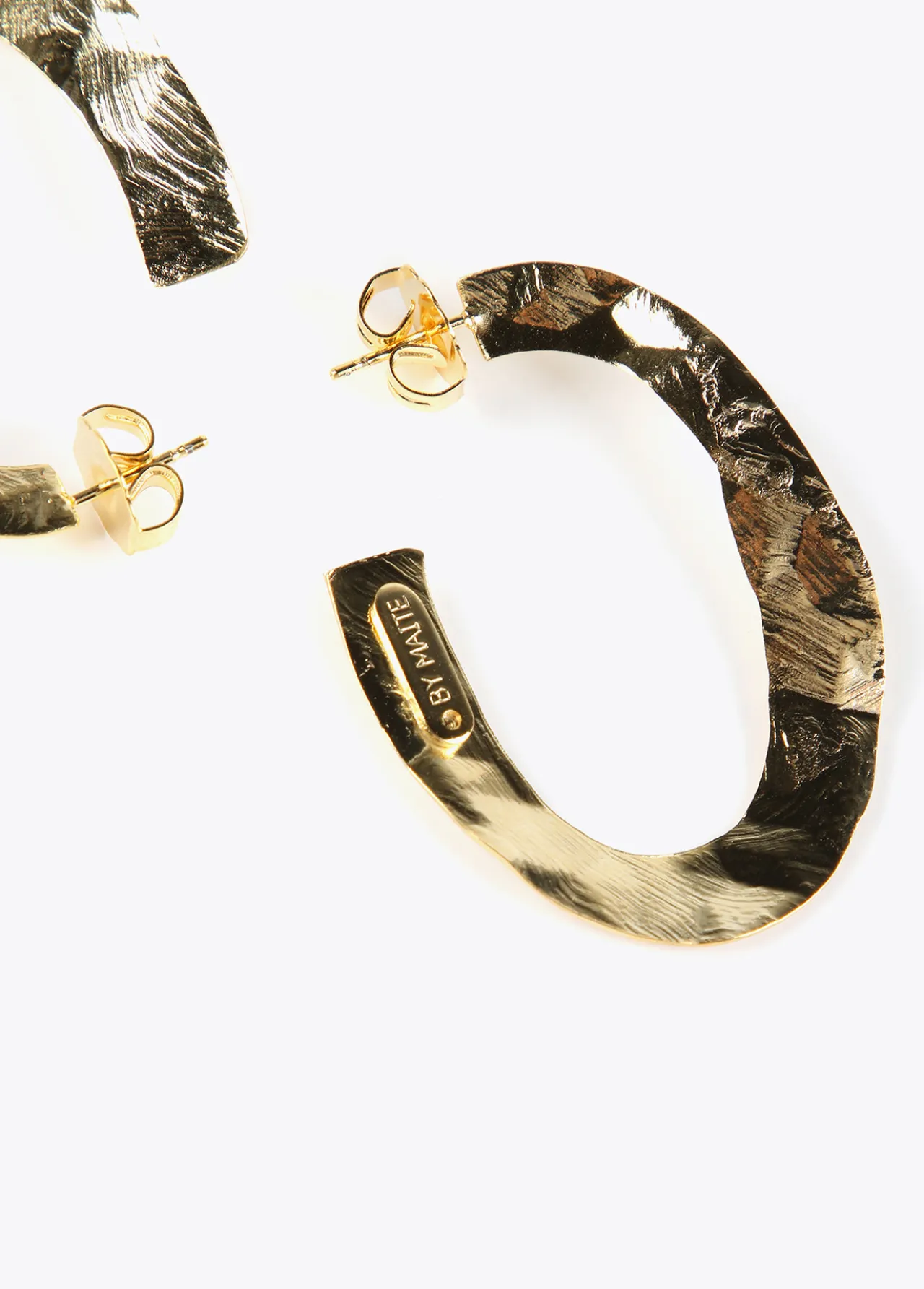pendientes_dorados_y_ovalados_3.webp Lola Casademunt Bisuteria<Pendientes s y ovalados DORADO