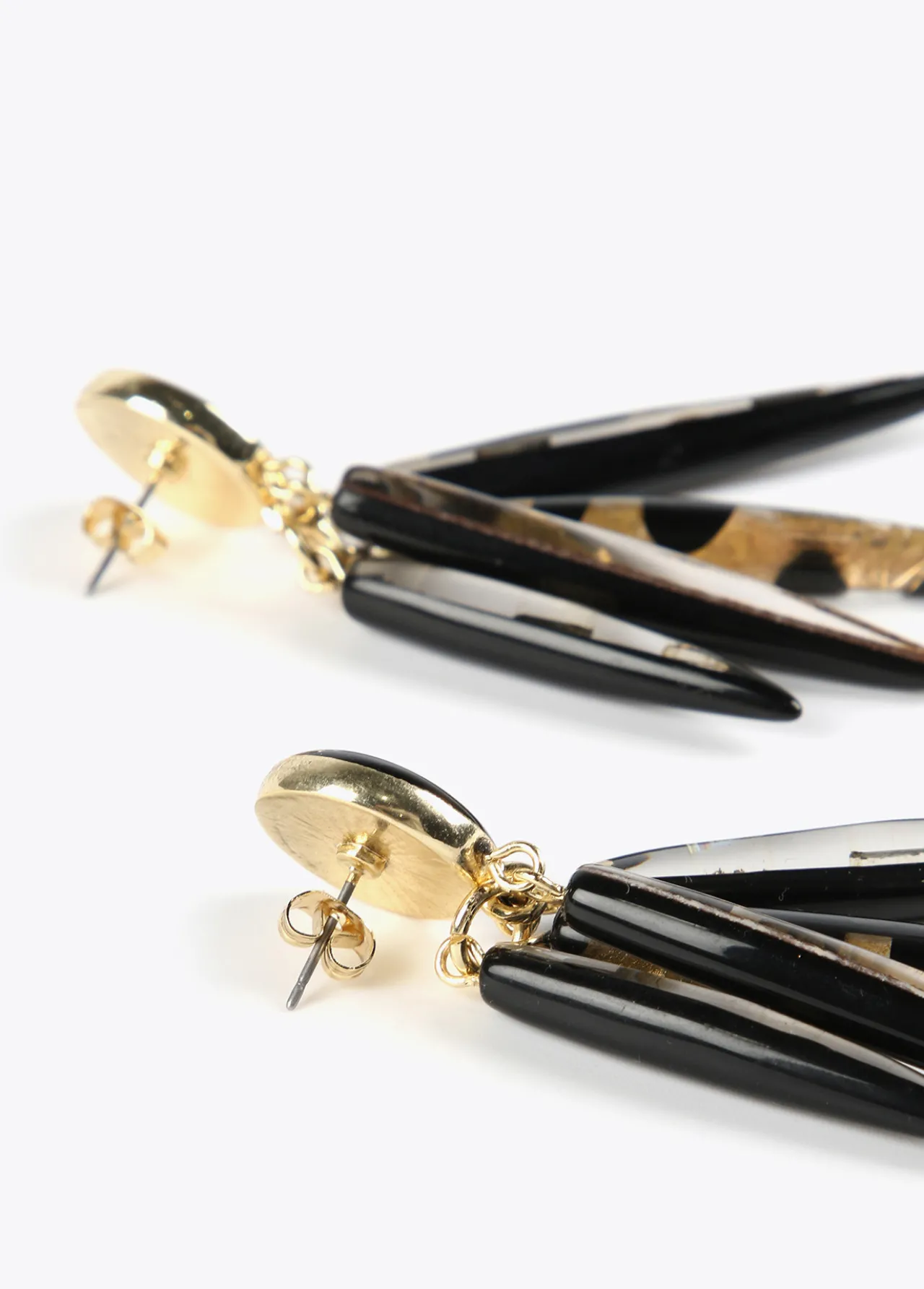 pendientes_estilo_africano_3.webp Lola Casademunt Bisuteria<Pendientes estilo africano NEGRO