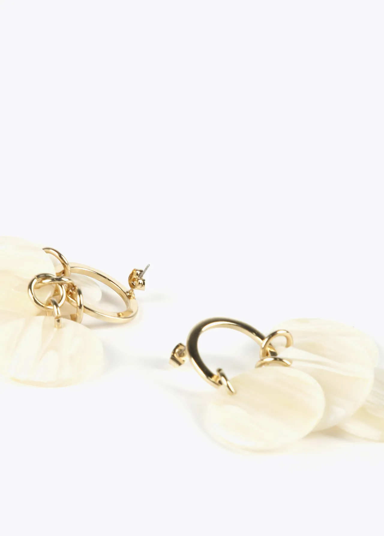pendientes_piezas_nacaradas_2.webp Lola Casademunt Bisuteria<Pendientes piezas nacaradas CRUDO