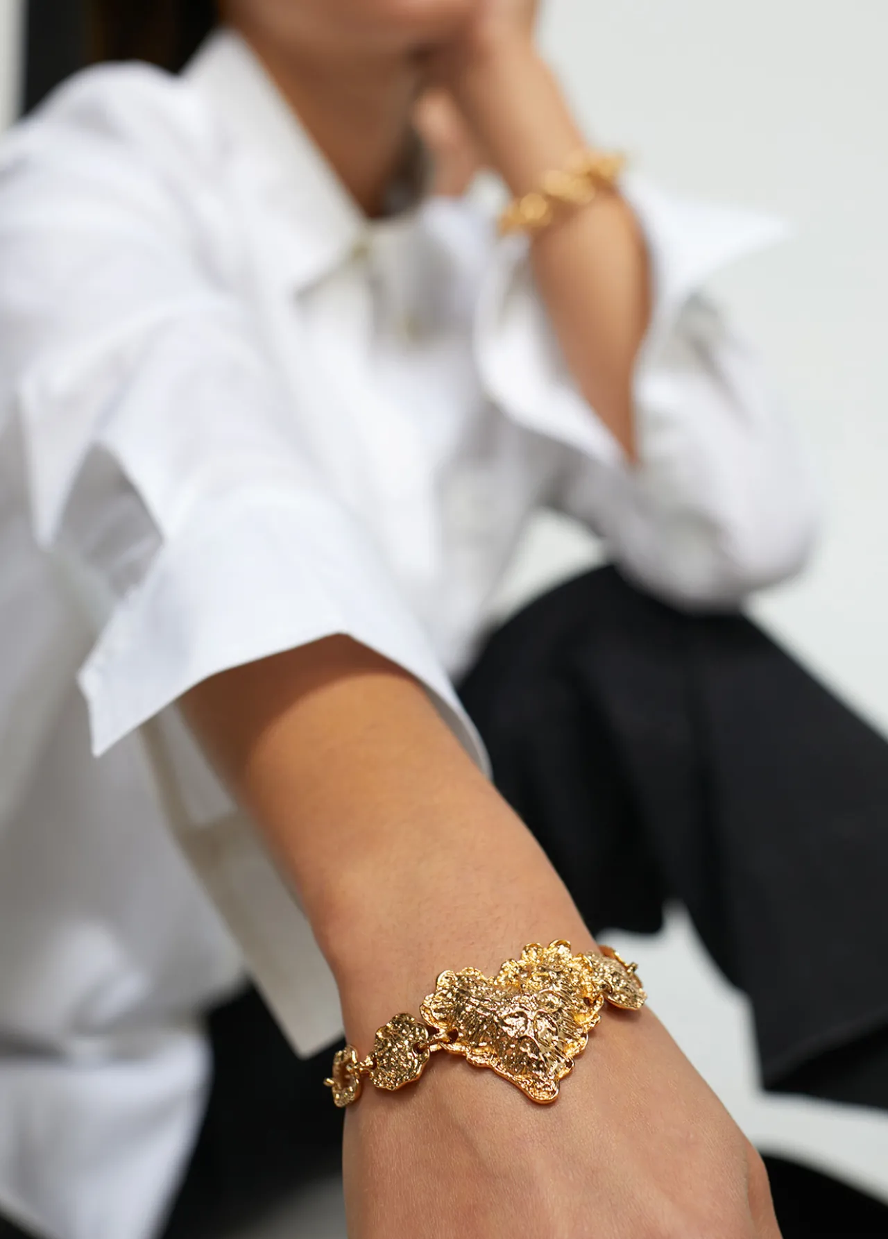 pulsera_corazn_5.webp Lola Casademunt Pulseras<Pulsera corazón DORADO