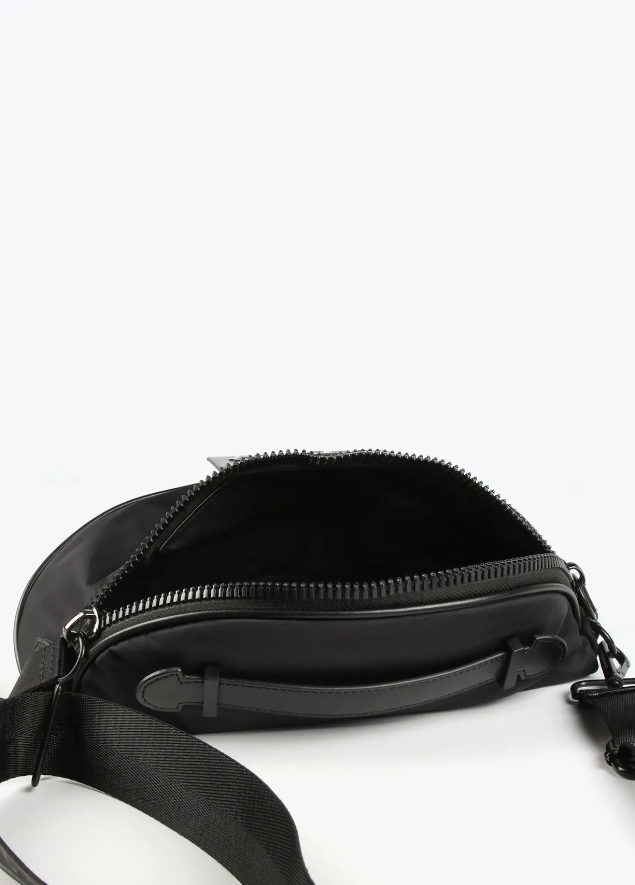 rionera_combinada_2.webp Lola Casademunt Mochilas Y Riñoneras<Riñonera combinada NEGRO
