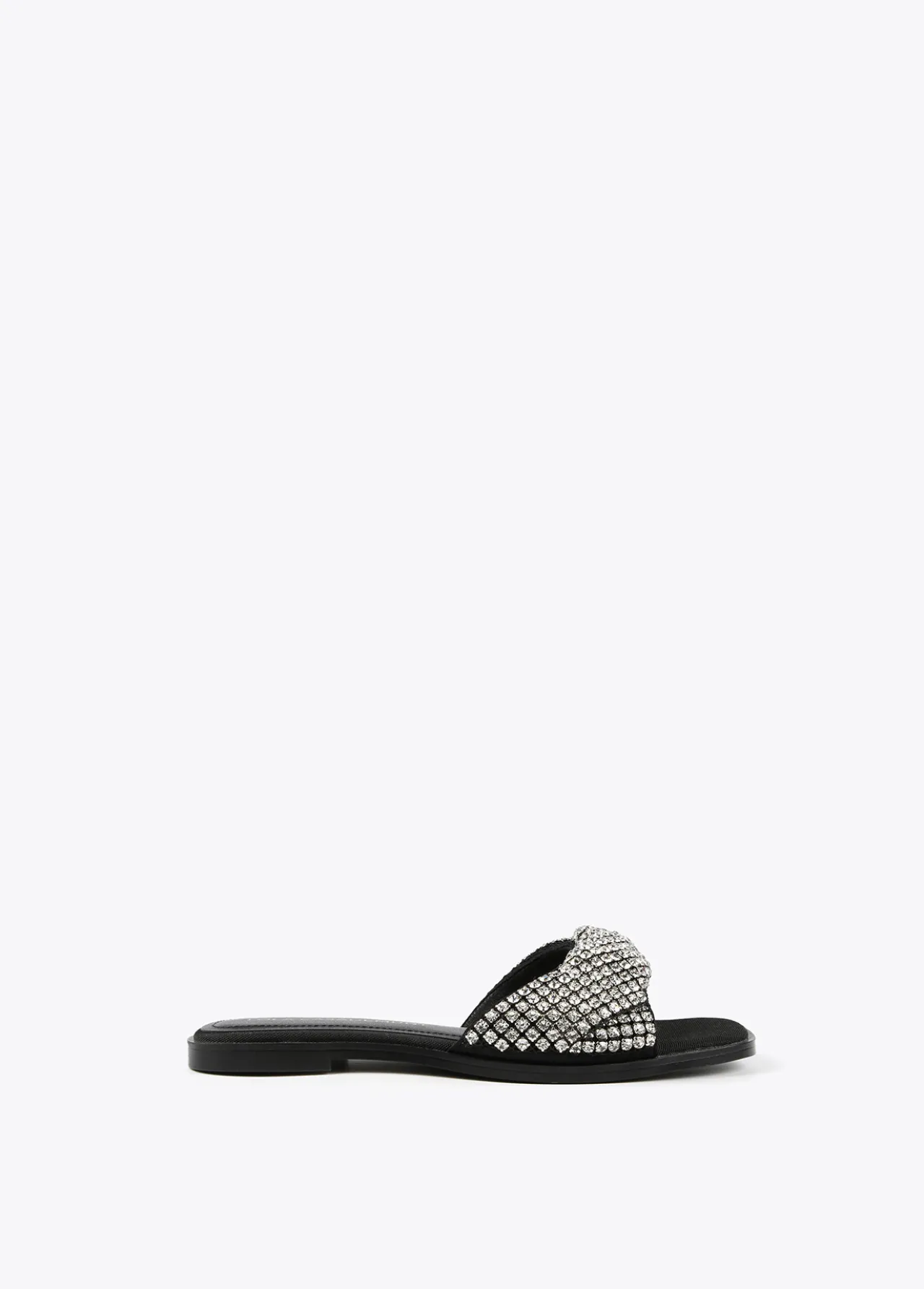 sandalia_plana_con_pedreria_2.webp Lola Casademunt Calzado<Sandalia plana con pedreria NEGRO-METAL