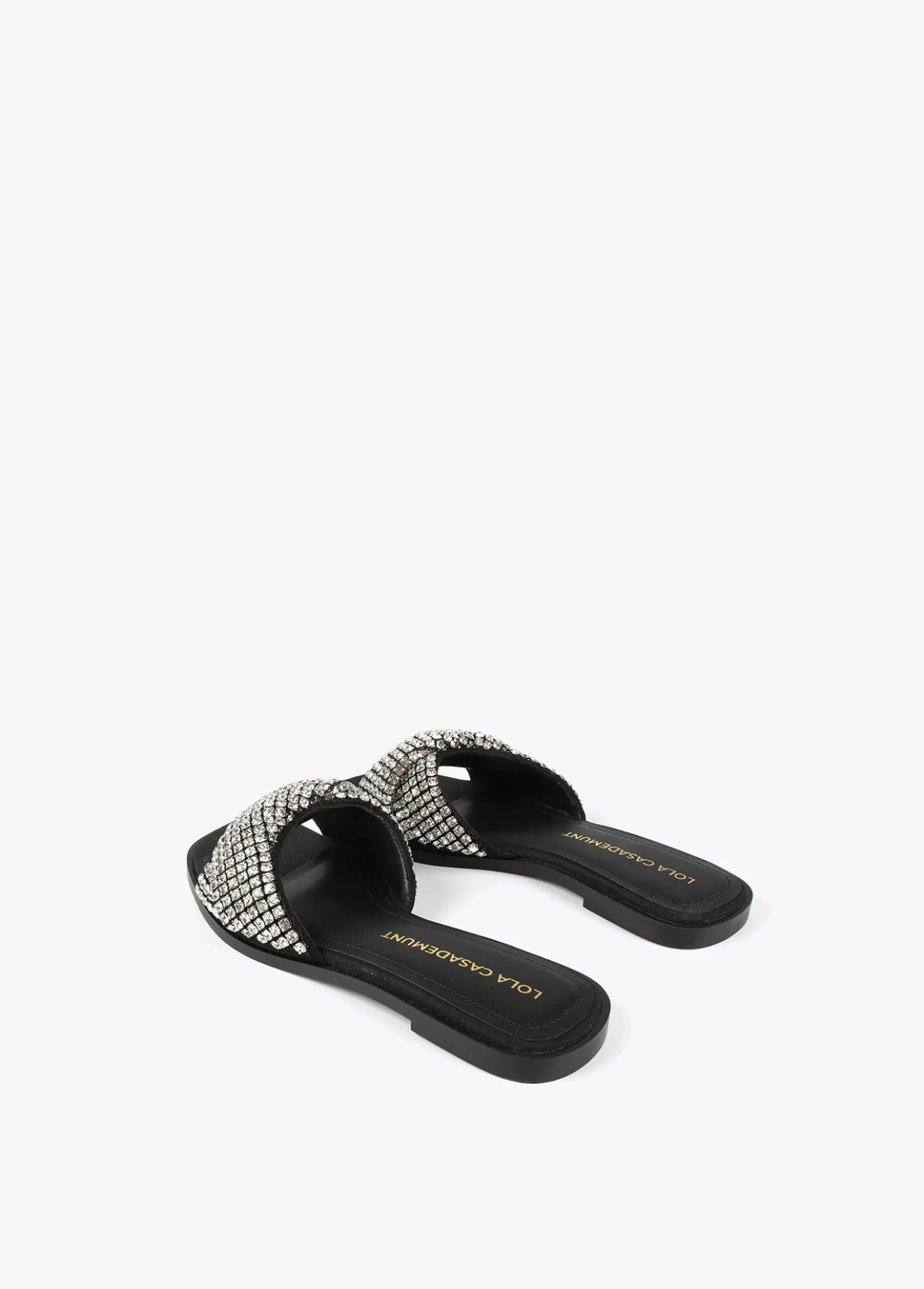 sandalia_plana_con_pedreria_3.webp Lola Casademunt Calzado<Sandalia plana con pedreria NEGRO-METAL