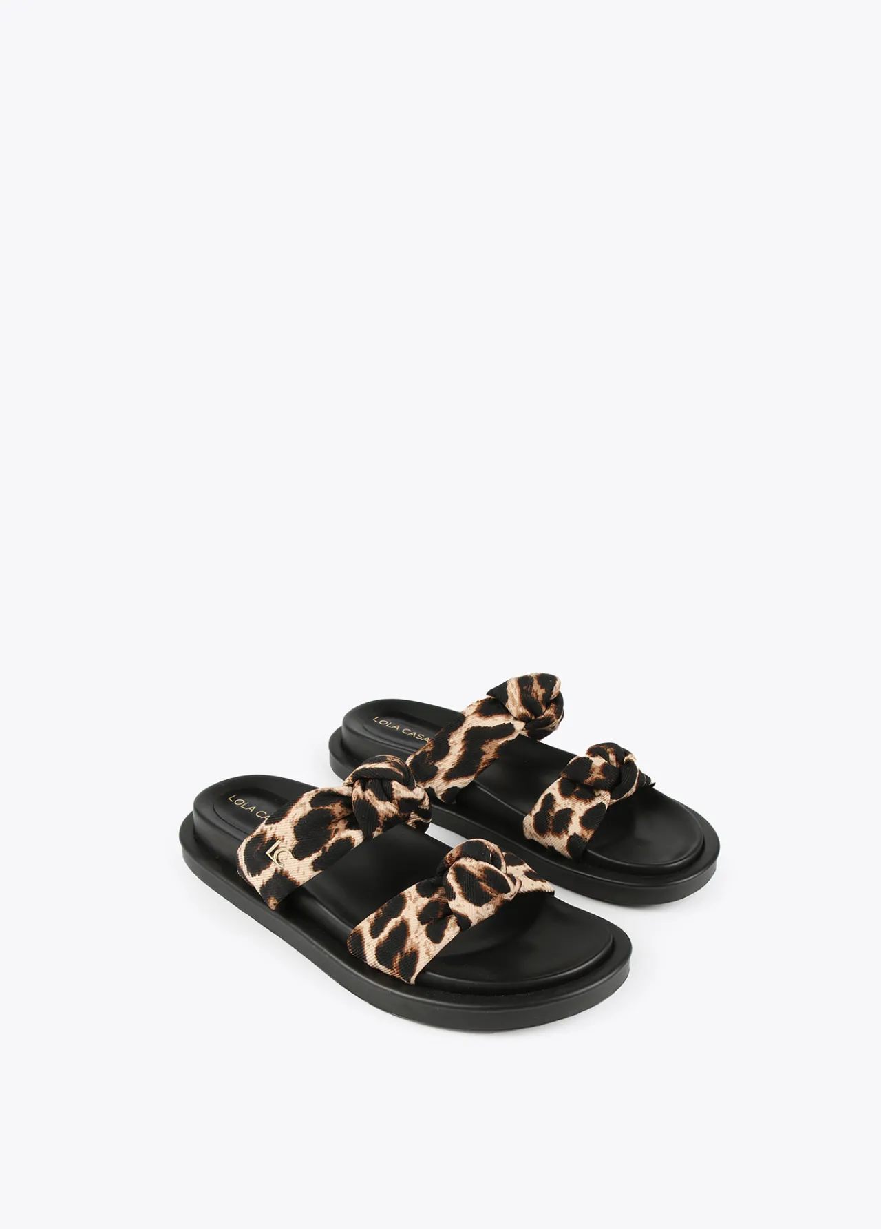 sandalia_plana_tiras_estampado_animal_0.webp Lola Casademunt Calzado | Baño<Sandalia plana tiras estampado animal MARRON-NEGRO