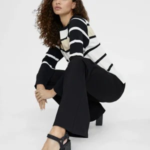 Lola Casademunt Calzado<Sandalia plataforma y efecto crochet NEGRO