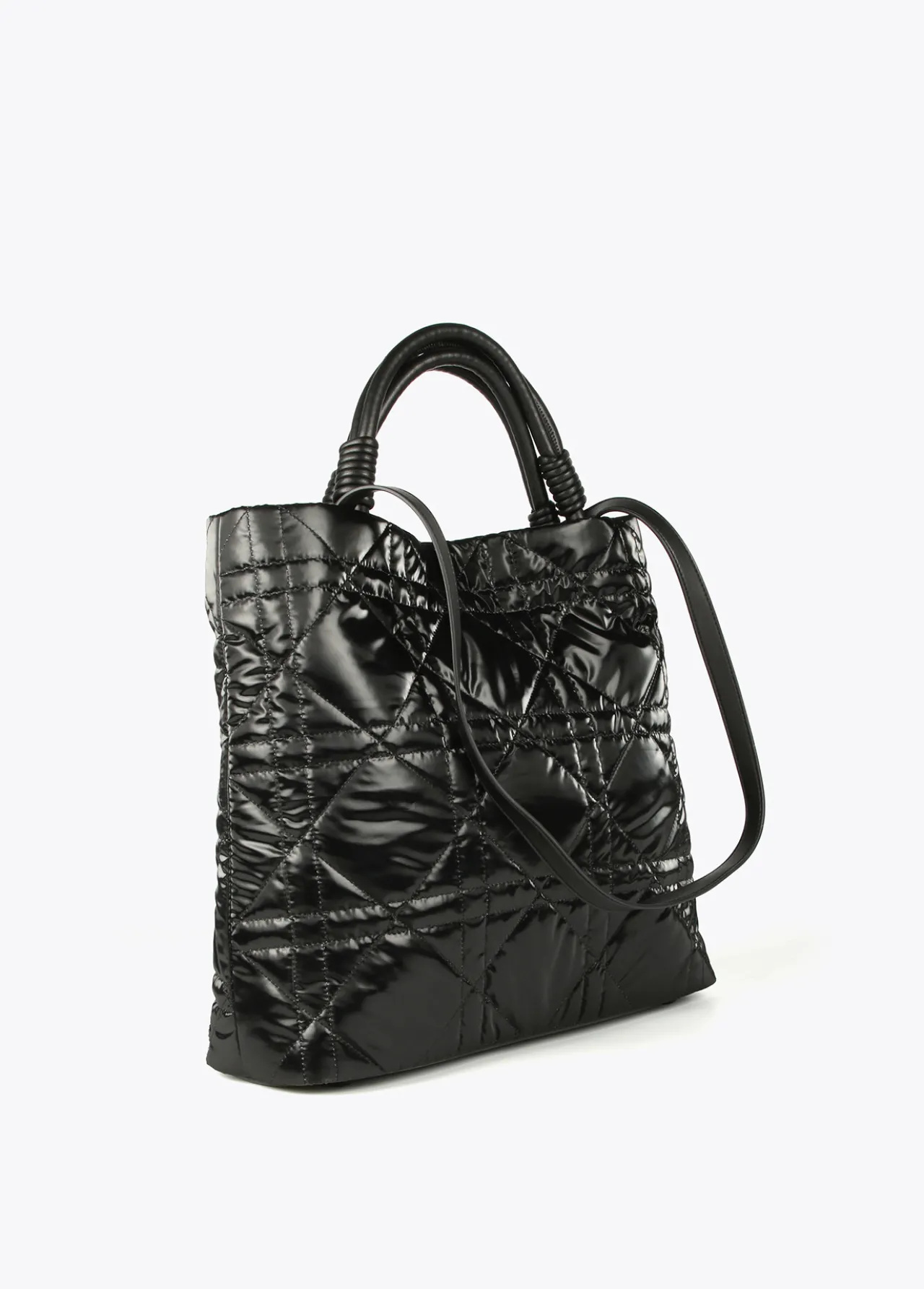 shopper_acolchado_efecto_brillante_2.webp Lola Casademunt Bolsos Shopper | Bolsos De Hombro<Shopper acolchado efecto brillante NEGRO