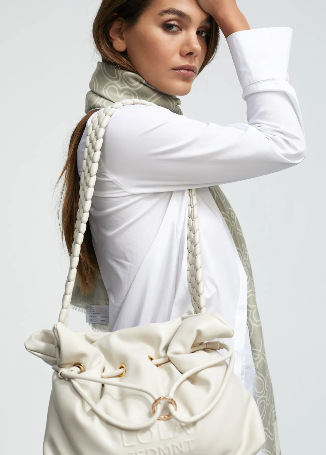 shopper_asa_trenzada_2.webp Lola Casademunt Bolsos Shopper | Bolsos De Hombro<Shopper asa trenzada CRUDO