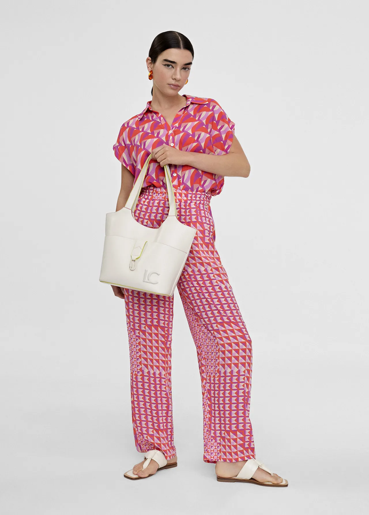 shopper_crudo_detalles_contraste_1.webp Lola Casademunt Bolsos<Shopper detalles contraste CRUDO
