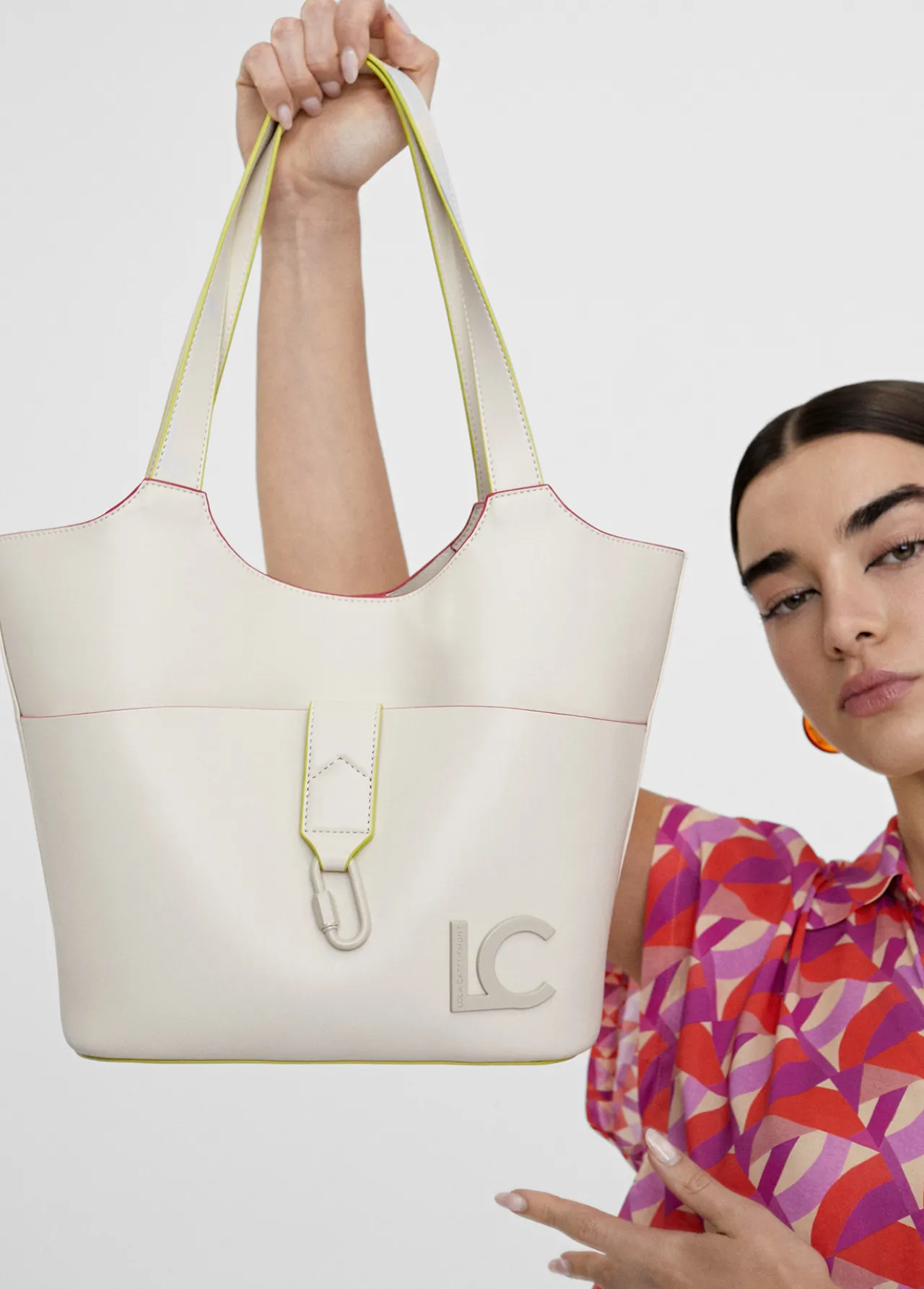 shopper_crudo_detalles_contraste_6.webp Lola Casademunt Bolsos<Shopper detalles contraste CRUDO