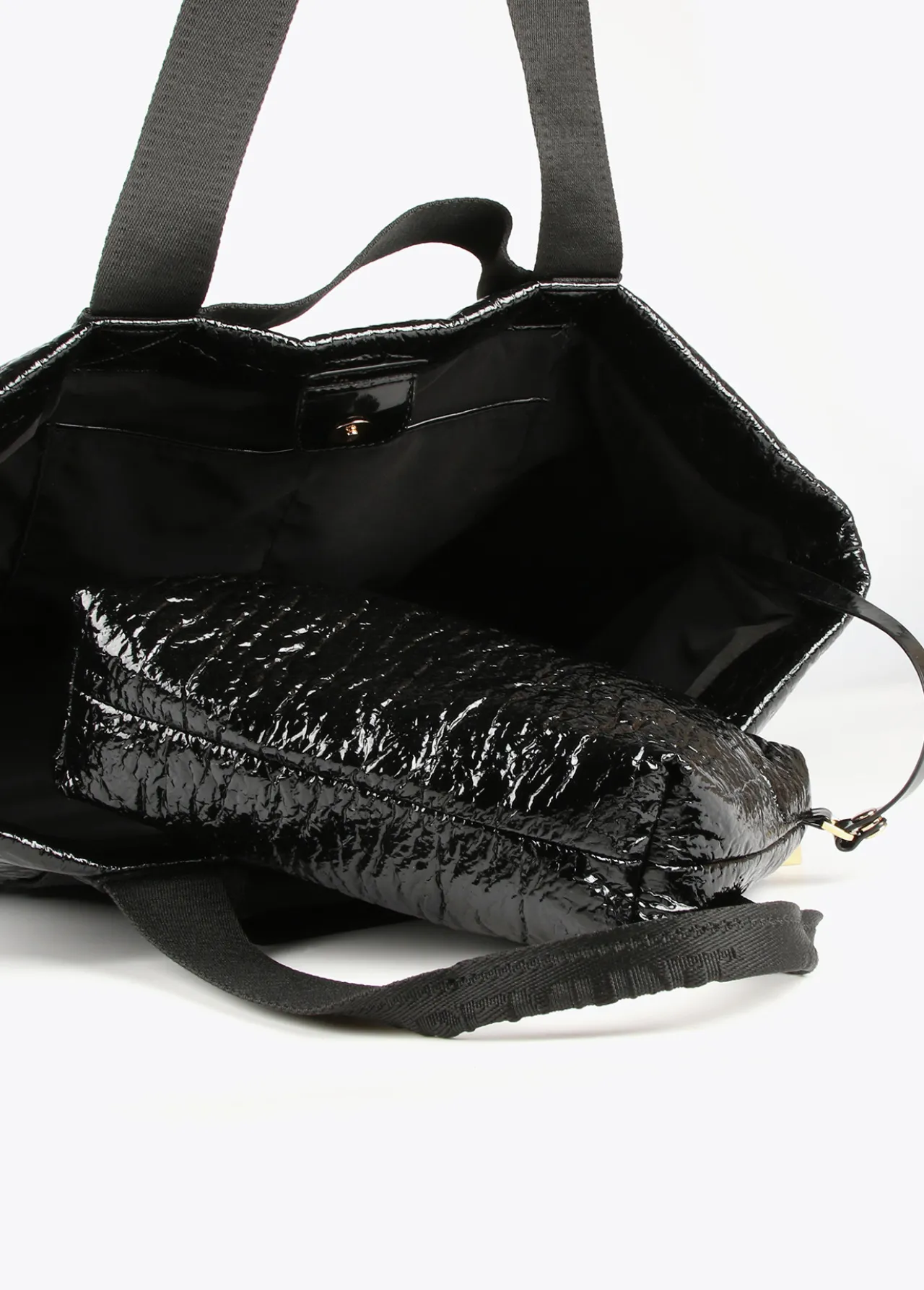 shopper_efecto_charol_1-1.webp Lola Casademunt Bolsos Shopper | Bolsos De Hombro<Shopper efecto charol MARRON