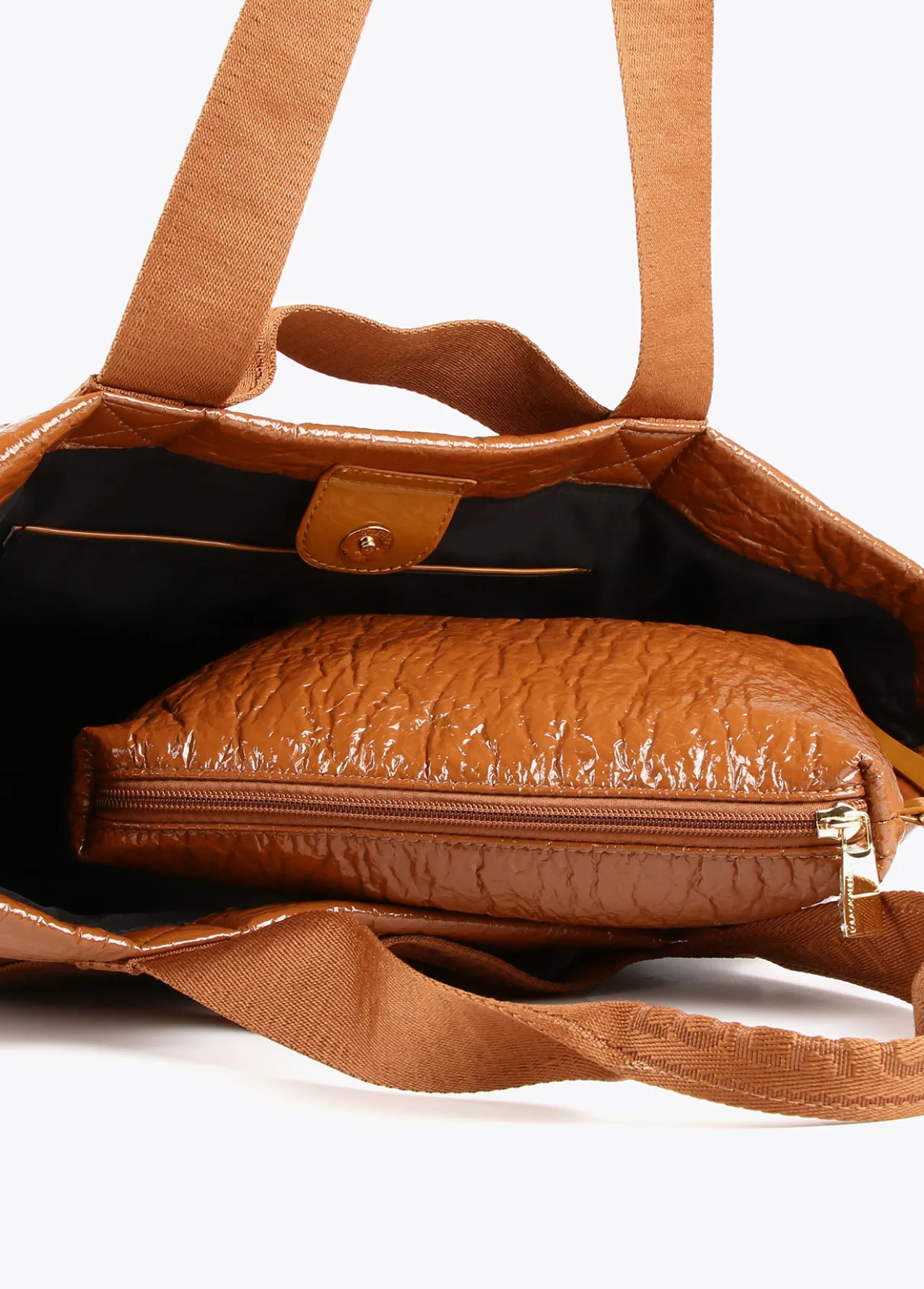 shopper_efecto_charol_1.webp Lola Casademunt Bolsos Shopper | Bolsos De Hombro<Shopper efecto charol MARRON