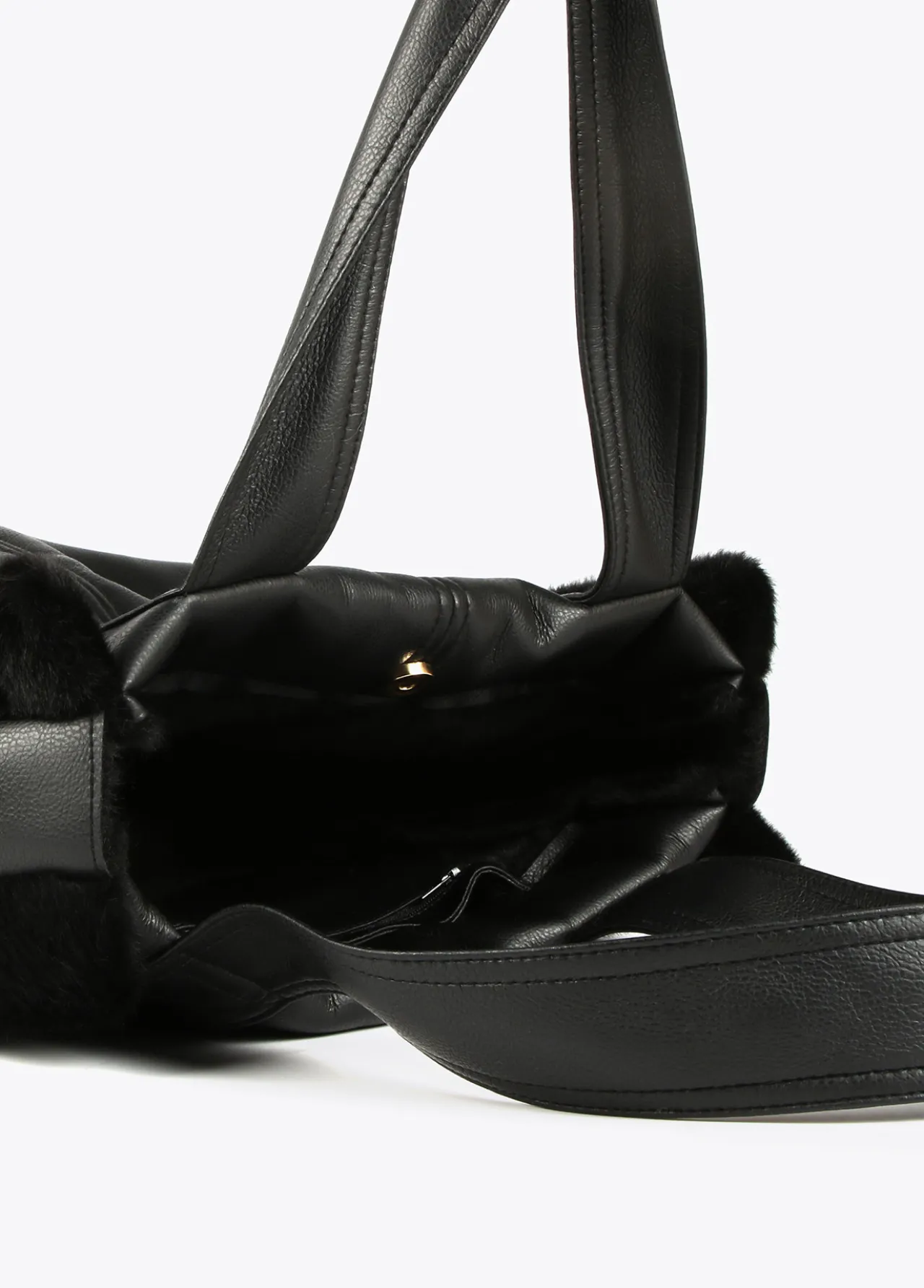 shopper_efecto_piel_y_pelo_5-1.webp Lola Casademunt Bolsos Shopper | Bolsos De Hombro<Shopper efecto piel y pelo NEGRO