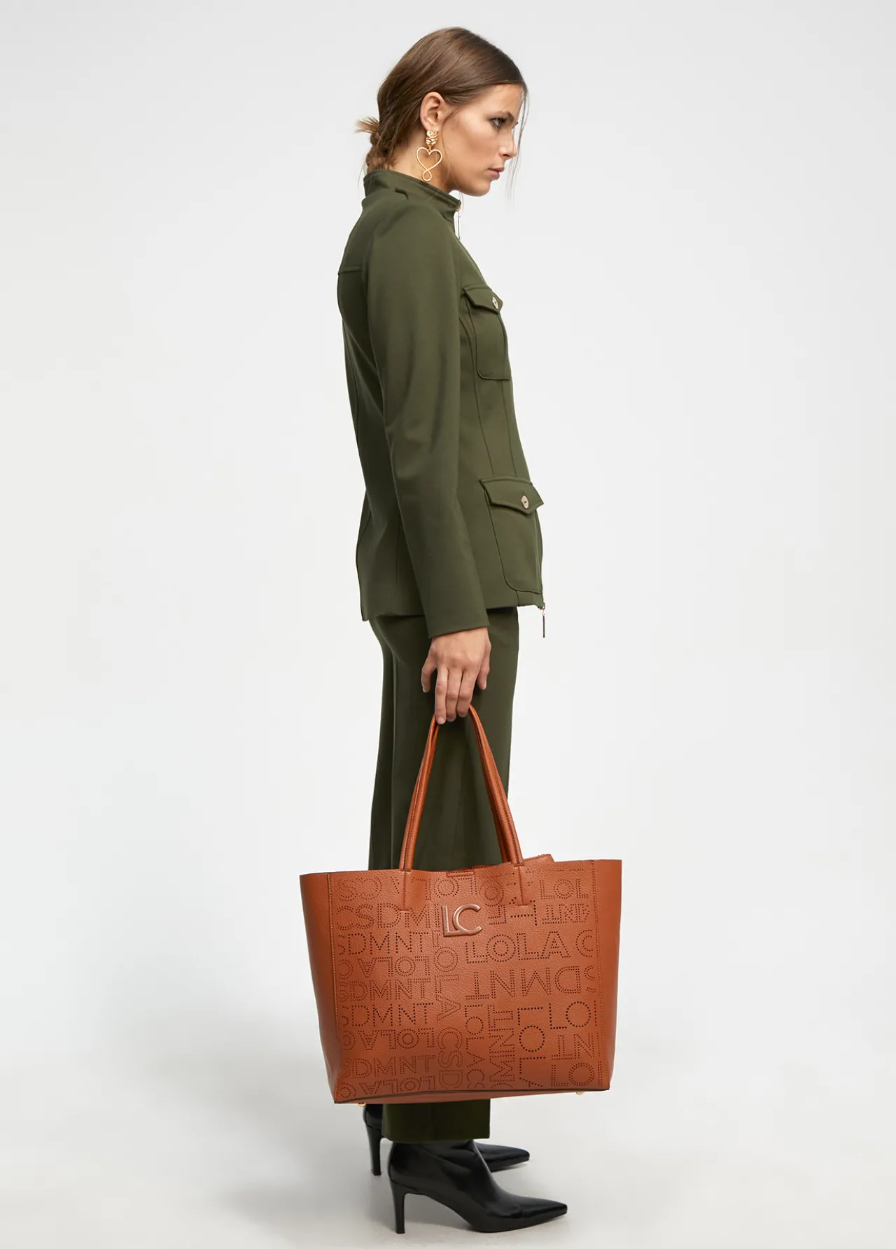 shopper_logo_troquelado_2-3.webp Lola Casademunt Bolsos Shopper | Bolsos De Hombro<Shopper logo troquelado CRUDO