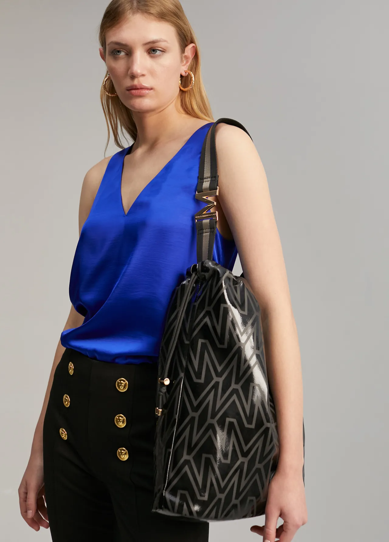 shopper_monograma_1-1.webp Lola Casademunt Bolsos Shopper | Bolsos De Hombro<Shopper monograma CRUDO-MARRON