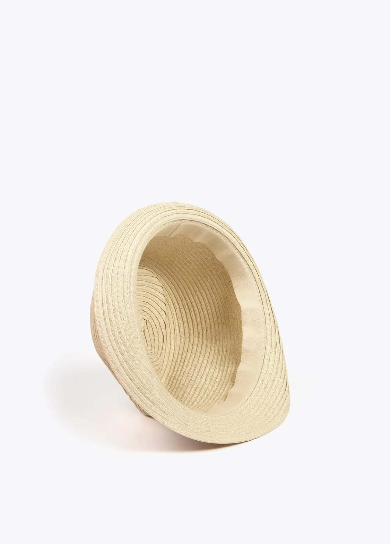 sombrero_de_paja_con_cinta_logotipada__lola_casademunt_2.webp Lola Casademunt Gorros Sombreros Y Guantes<Sombrero de paja con cinta logotipada - Lola Casademunt CRUDO