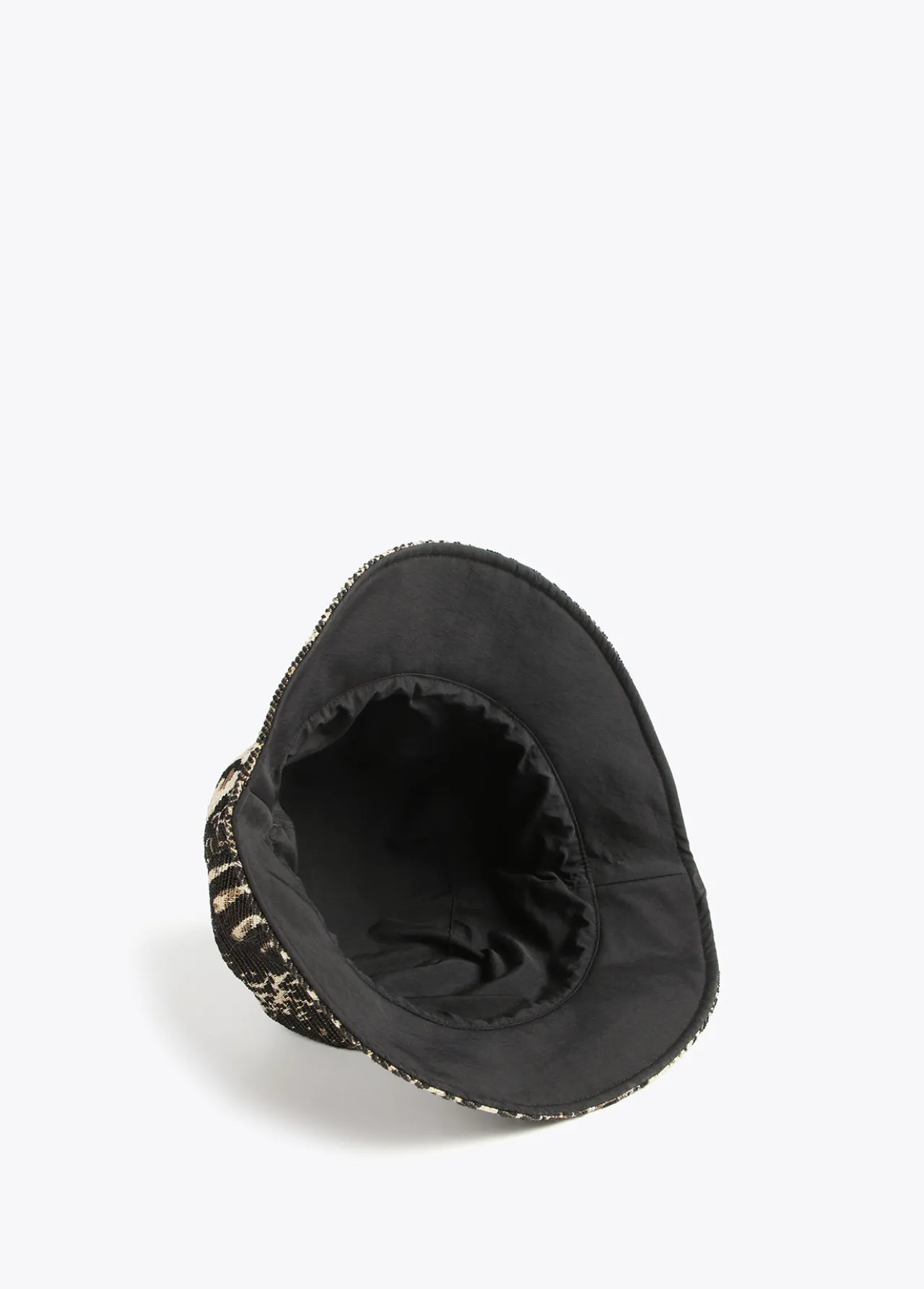sombrero_jacquard_2.webp Lola Casademunt Animal Print | Gorros Sombreros Y Guantes<Sombrero jacquard NEGRO-METAL