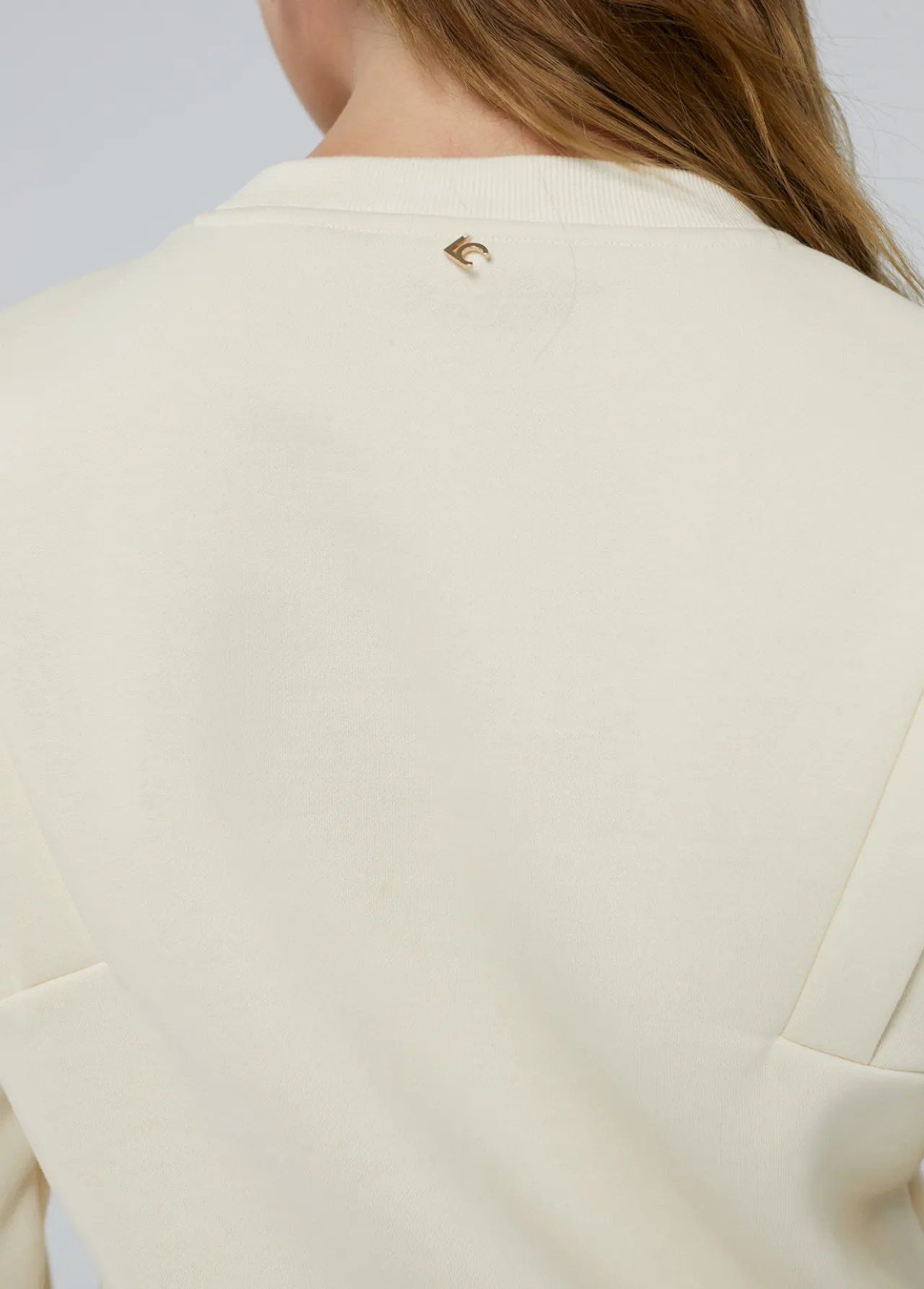 sudadera_con_pedrera_3-1.webp Lola Casademunt Sudaderas<Sudadera con pedrería NEGRO