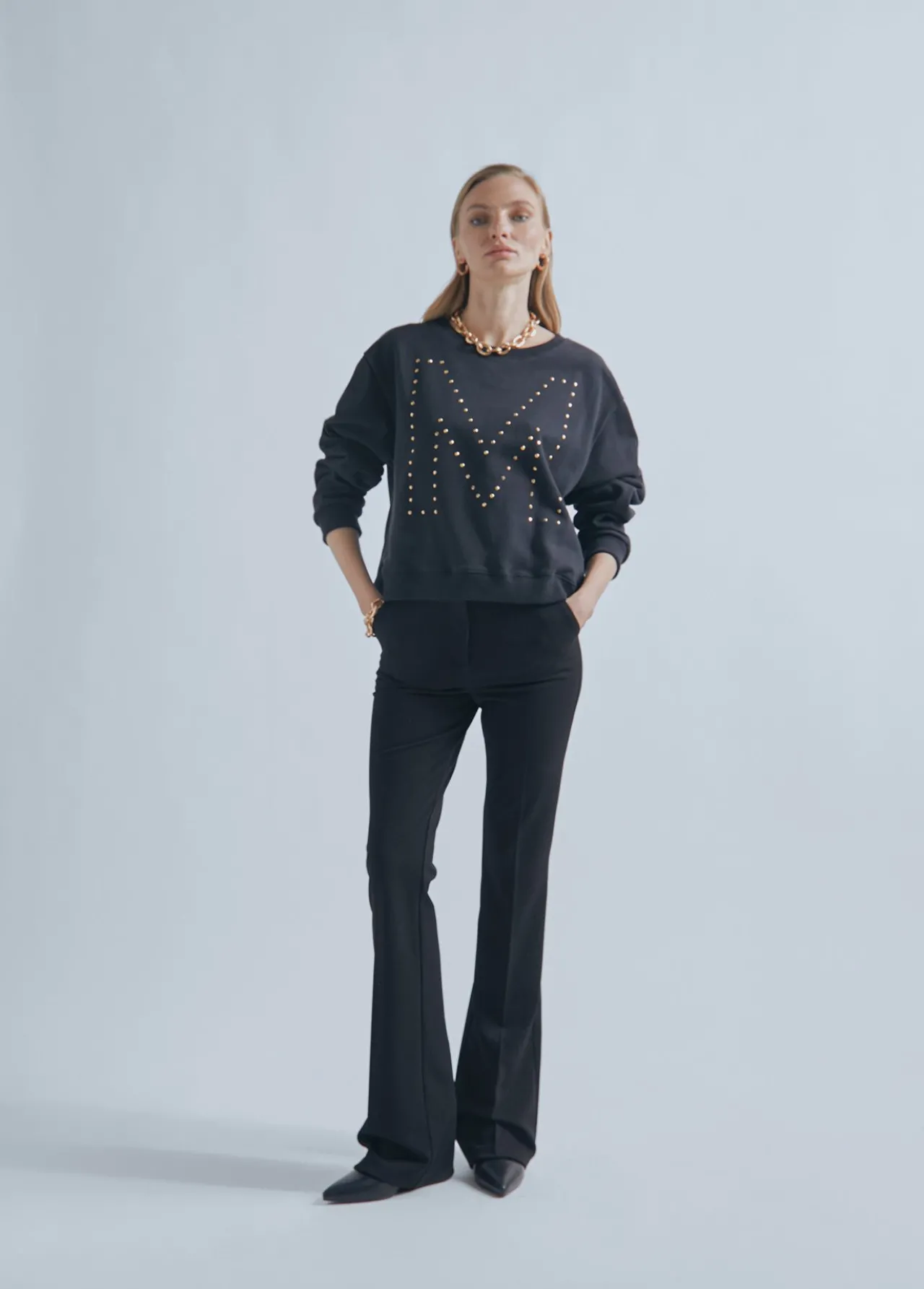 sudadera_m_detalle_strass__ropa__lola_casademunt_1.webp Lola Casademunt Sudaderas<Sudadera M detalle strass | Ropa | Lola Casademunt NEGRO