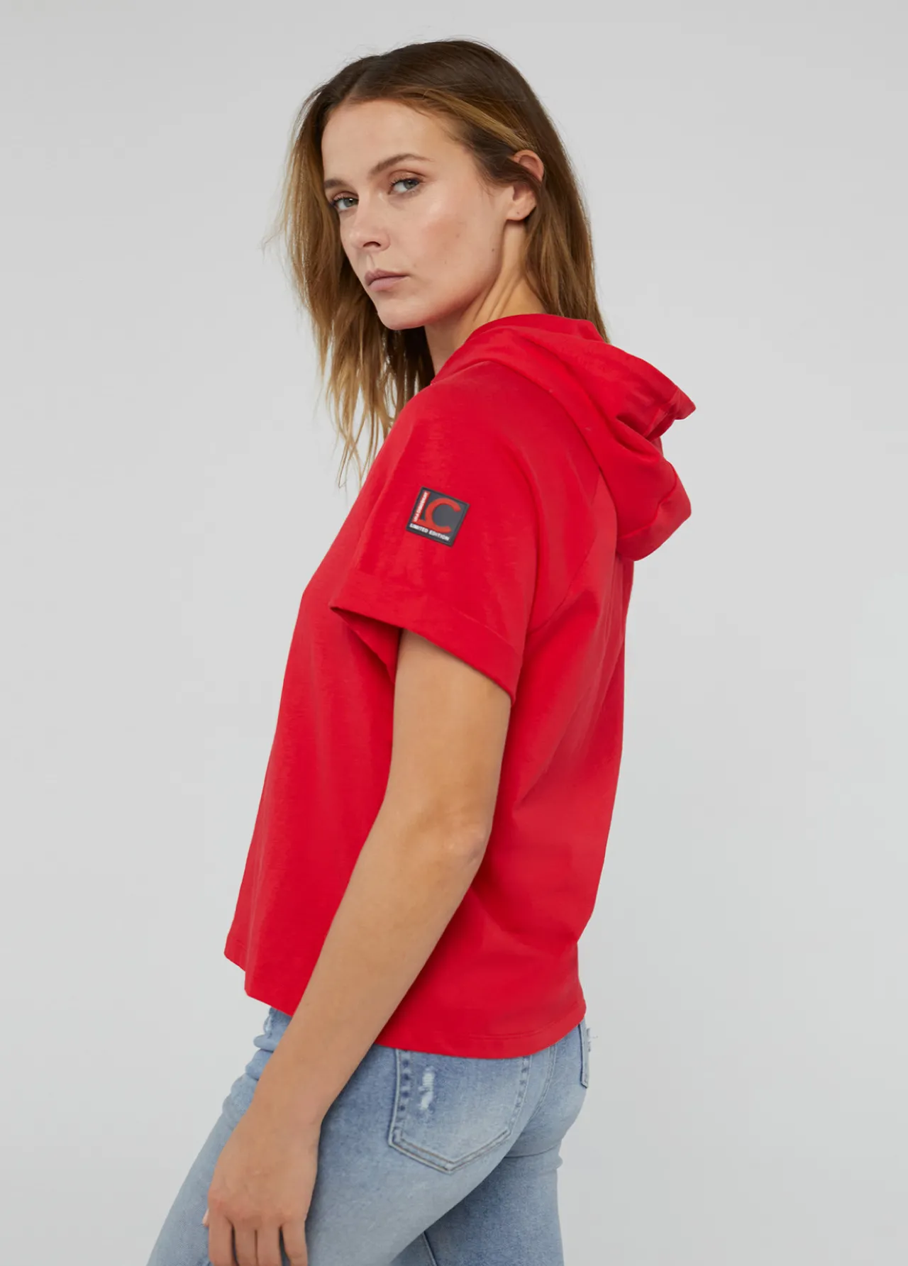 sudadera_manga_corta_roja_de_algodn___lola_casademunt_2.webp Lola Casademunt Sudaderas<Sudadera manga corta roja de algodón 100% - Lola Casademunt BLANCO