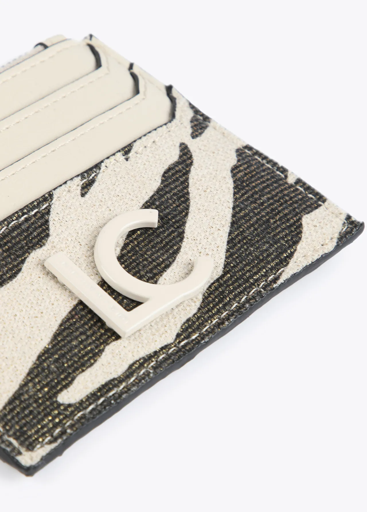 tarjetero_animal_print_zebra_2.webp Lola Casademunt Bolsos | Accesorios<Tarjetero animal print zebra CRUDO-MARRON