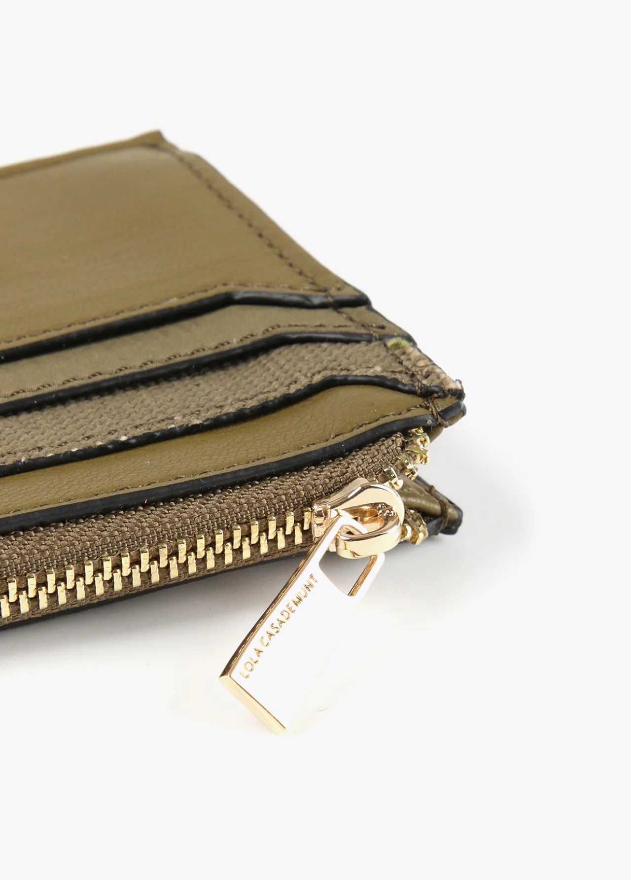 tarjetero_con_logo_3-1.webp Lola Casademunt Accesorios | Bolsos<Tarjetero con logo NEGRO