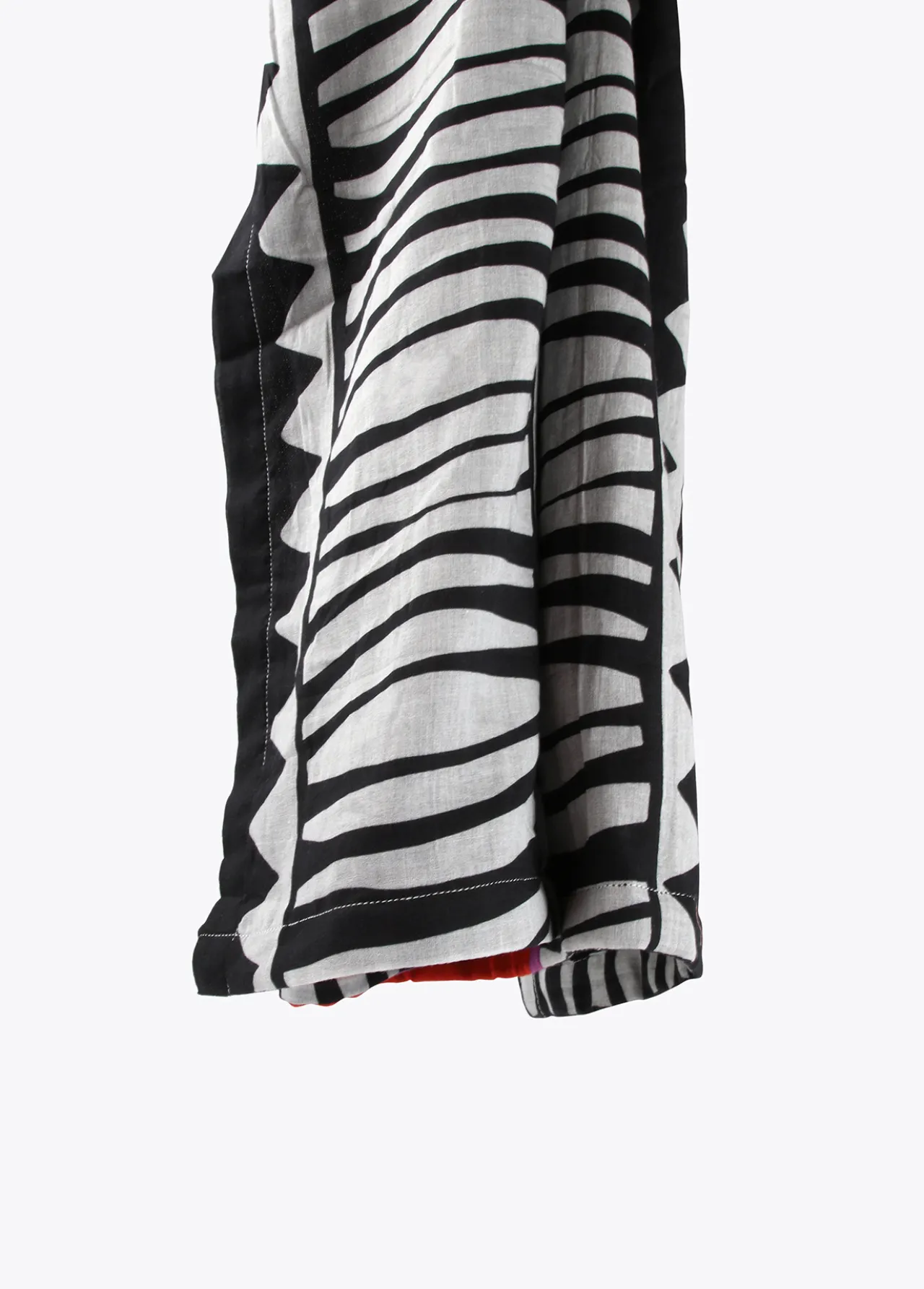 toalla_estampado_africano_3.webp Lola Casademunt Accesorios<Toalla estampado africano NEGRO-BLANCO