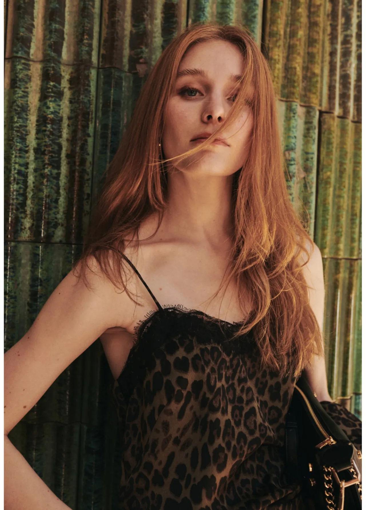 top_animal_print_0-4.webp Lola Casademunt Animal Print | Camisetas Y Tops<Top animal print NEGRO-VERDE