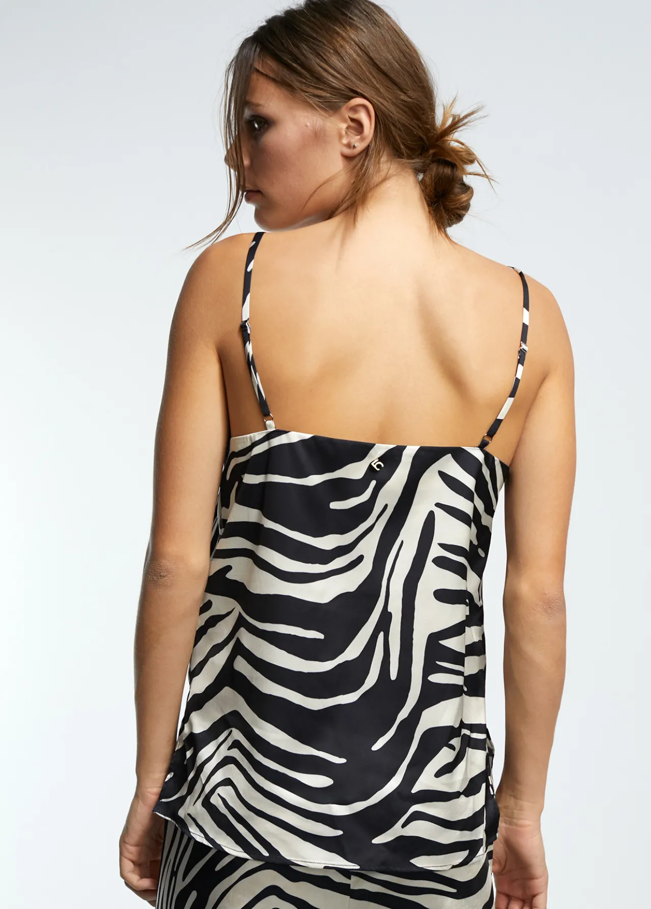 top_animal_print_2.webp Lola Casademunt Animal Print | Camisetas Y Tops<Top animal print NEGRO-CRUDO